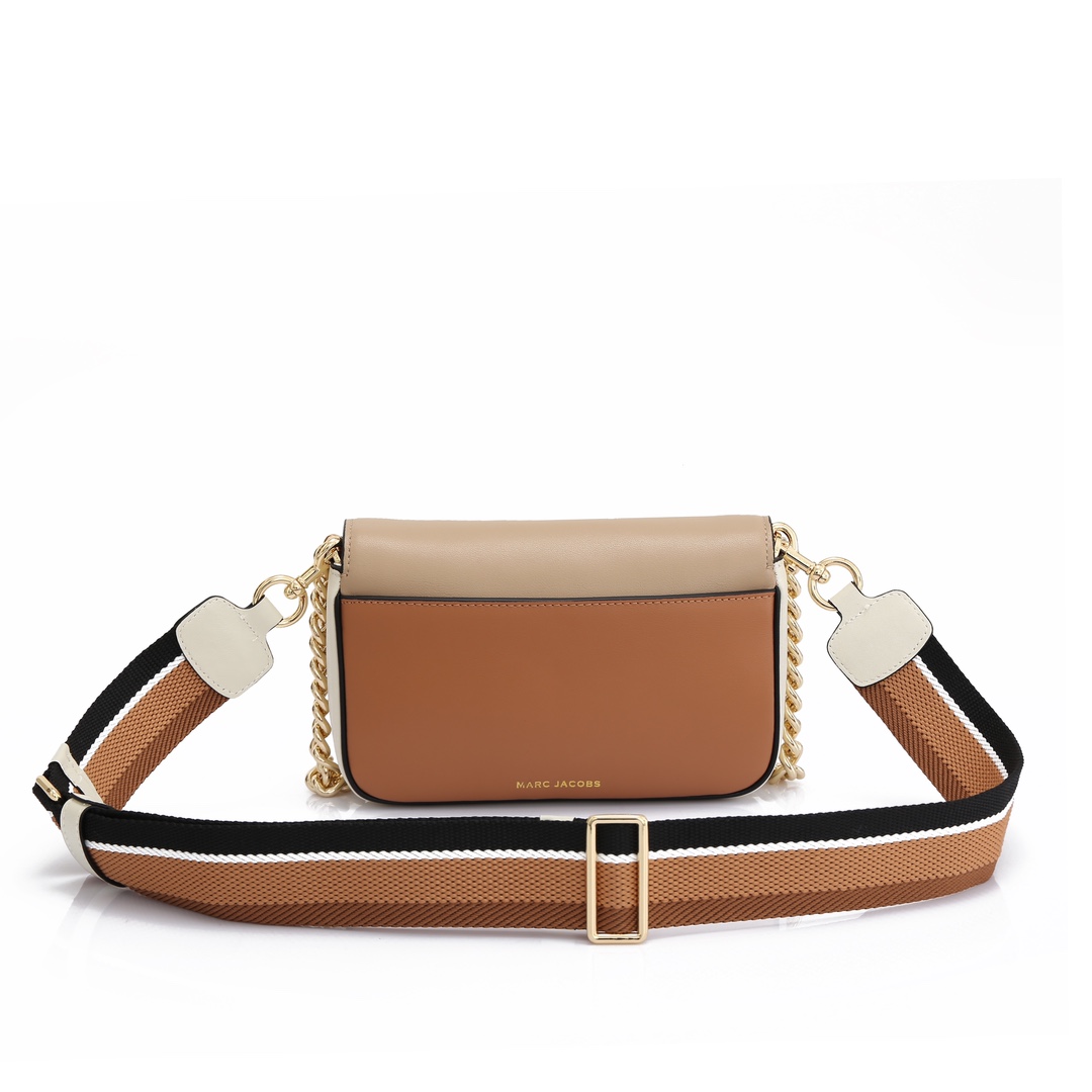 MJ秋冬新款，明星同款超热卖款；可单肩斜挎手提 链条可拆卸 长肩带可拆卸可调节长短 二条肩带可随意搭配 