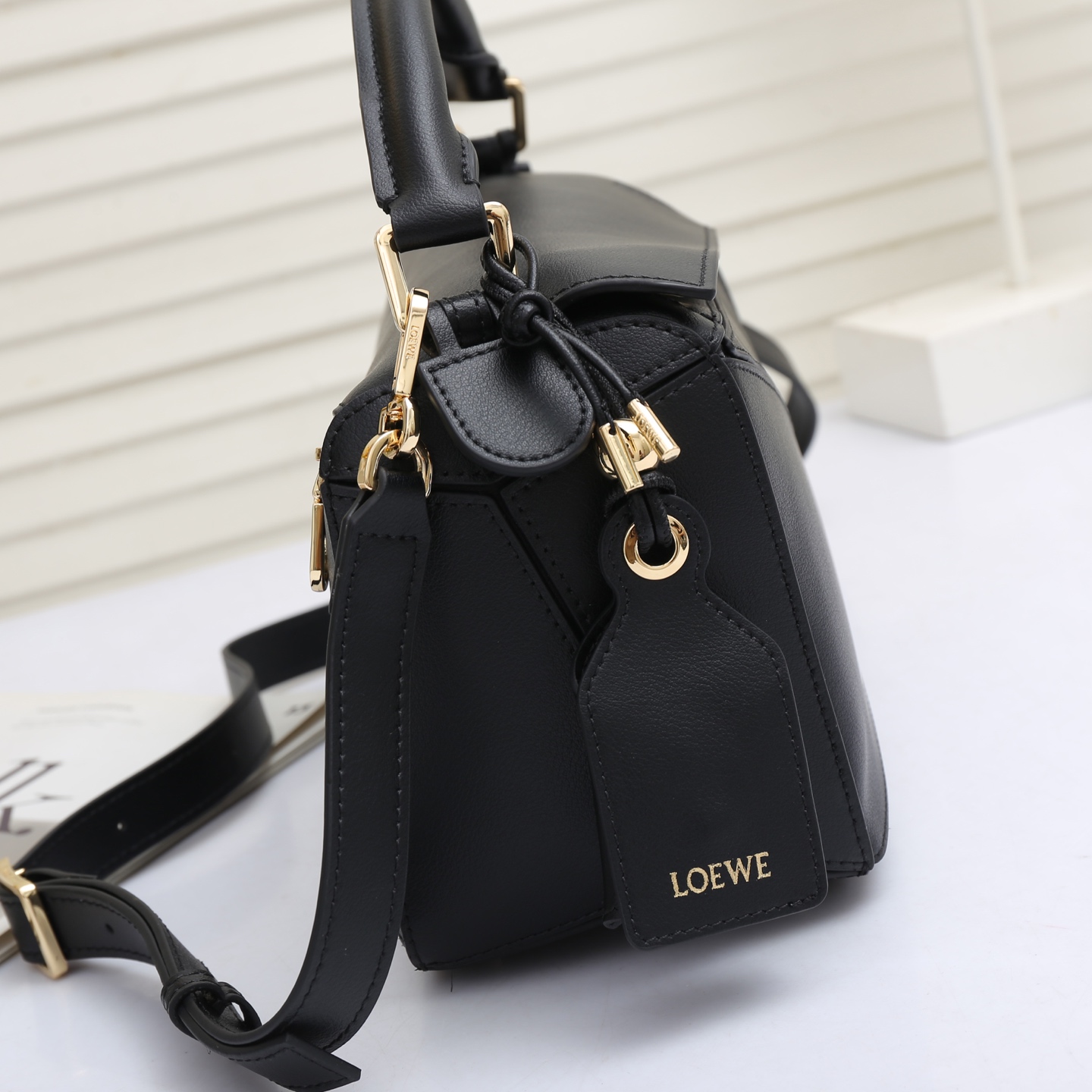 LOEWE Featherlight Puzzle2025春夏新款手袋崭新推出Featherlight 