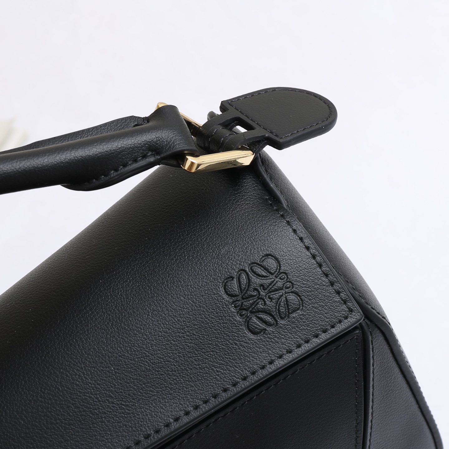 LOEWE Featherlight Puzzle2025春夏新款手袋崭新推出Featherlight 