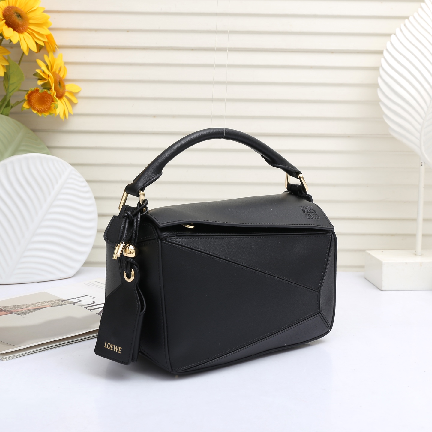 LOEWE Featherlight Puzzle2025春夏新款手袋崭新推出Featherlight 