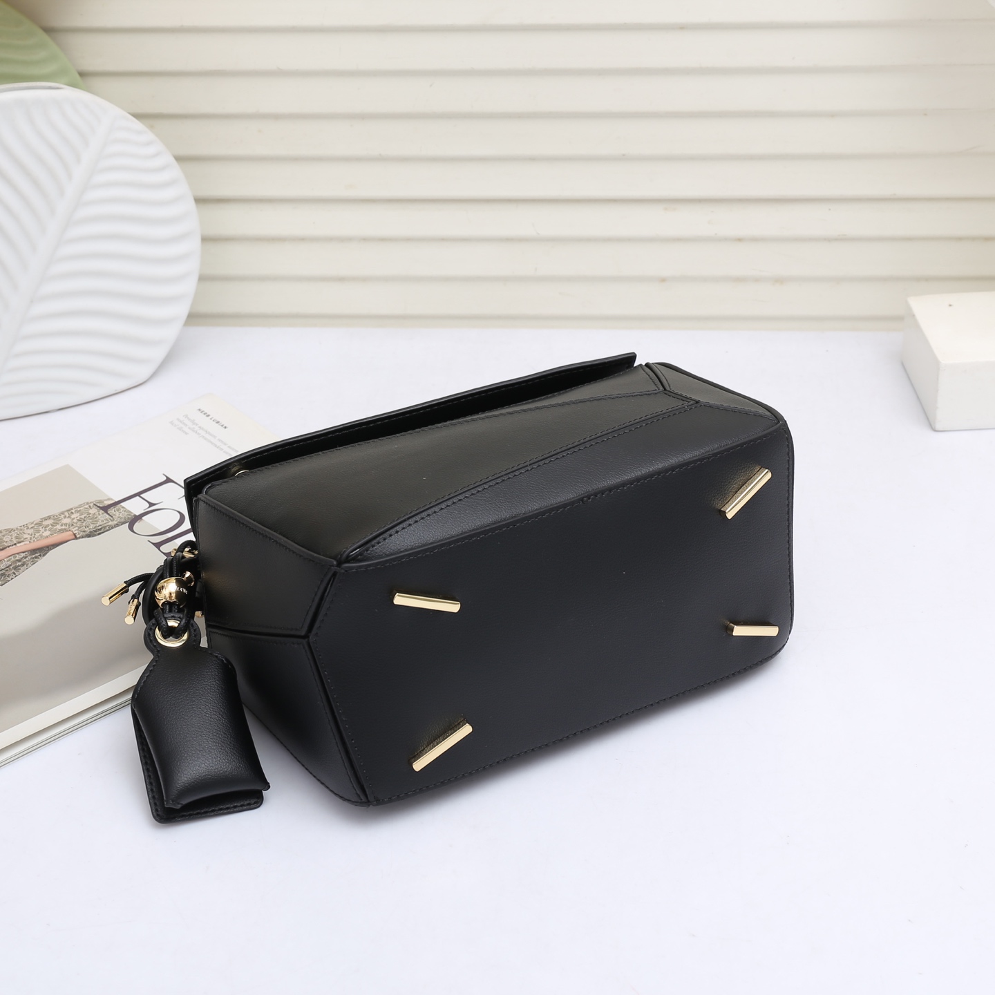 LOEWE Featherlight Puzzle2025春夏新款手袋崭新推出Featherlight 