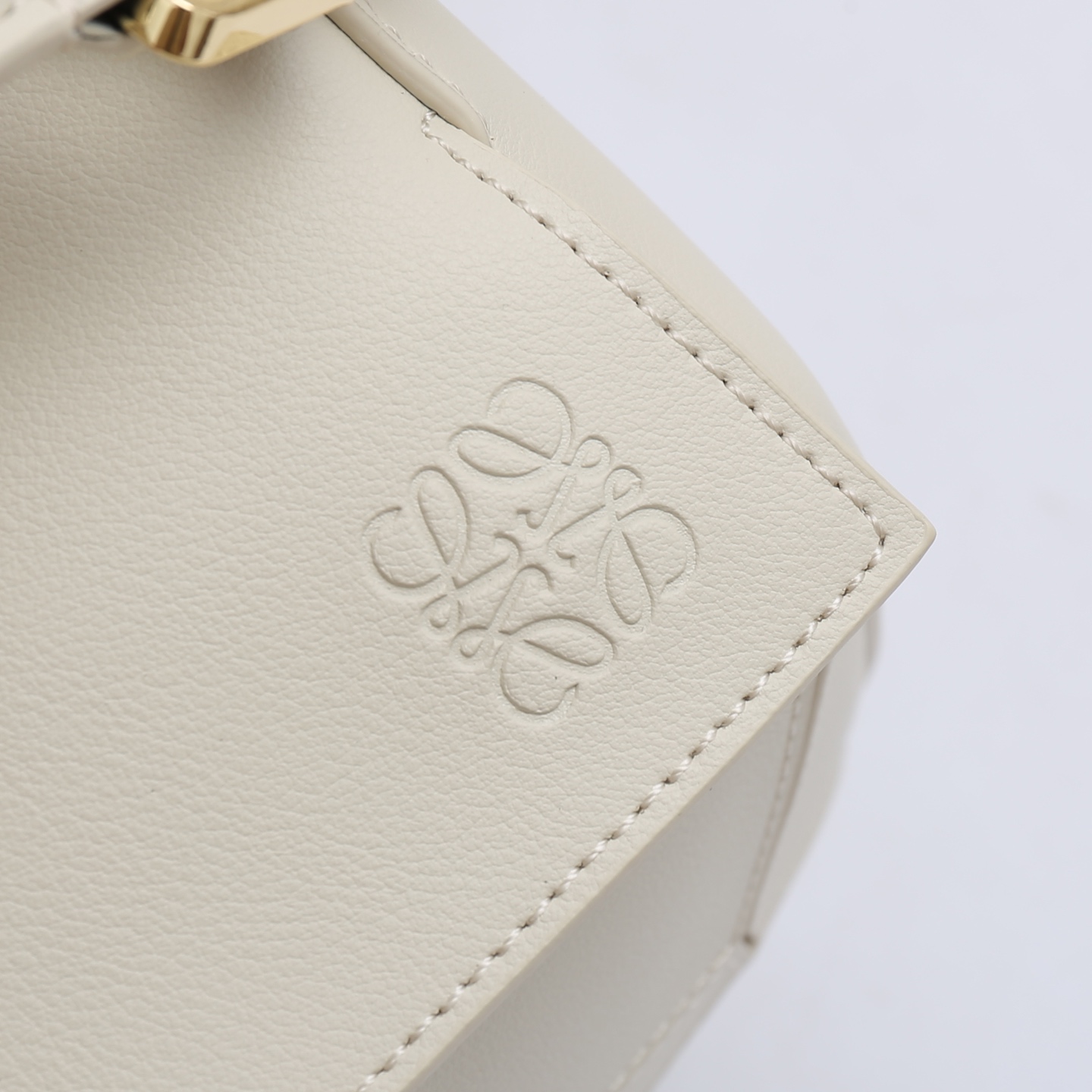 LOEWE Featherlight Puzzle2025春夏新款手袋崭新推出Featherlight 