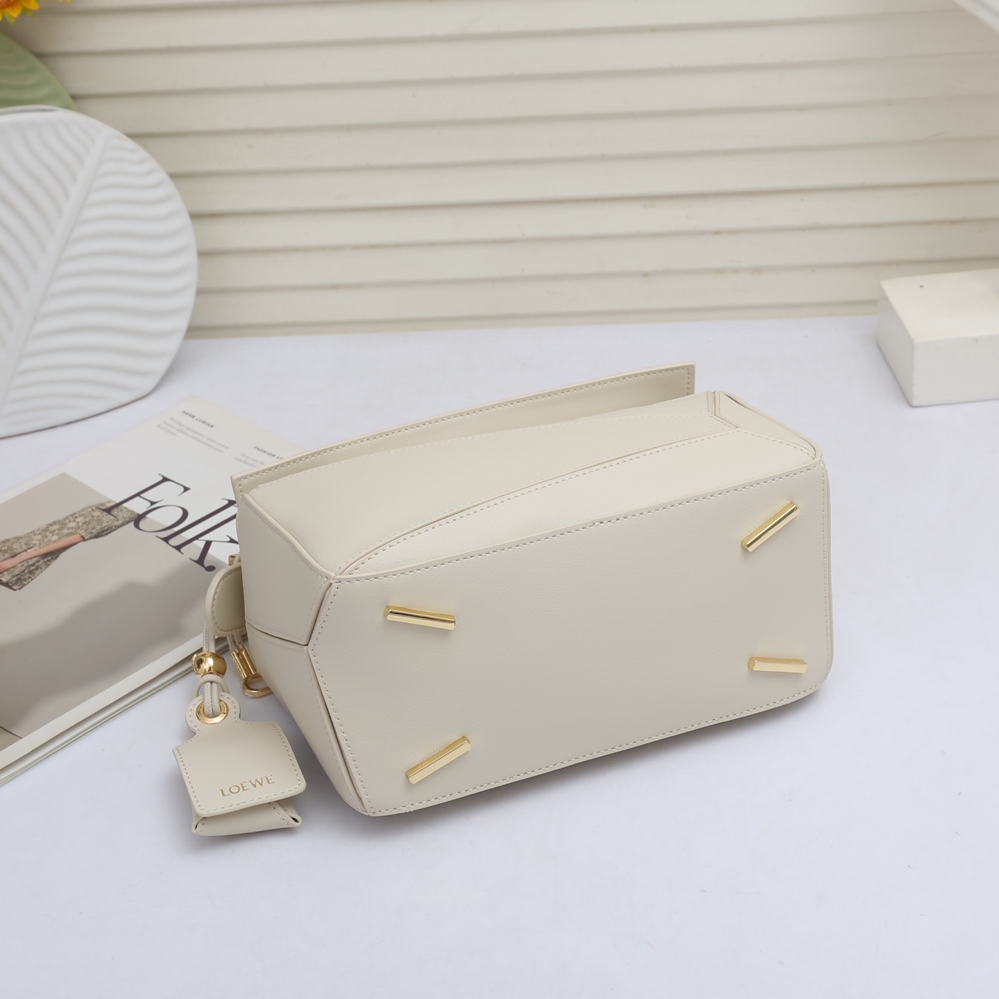 LOEWE Featherlight Puzzle2025春夏新款手袋崭新推出Featherlight 