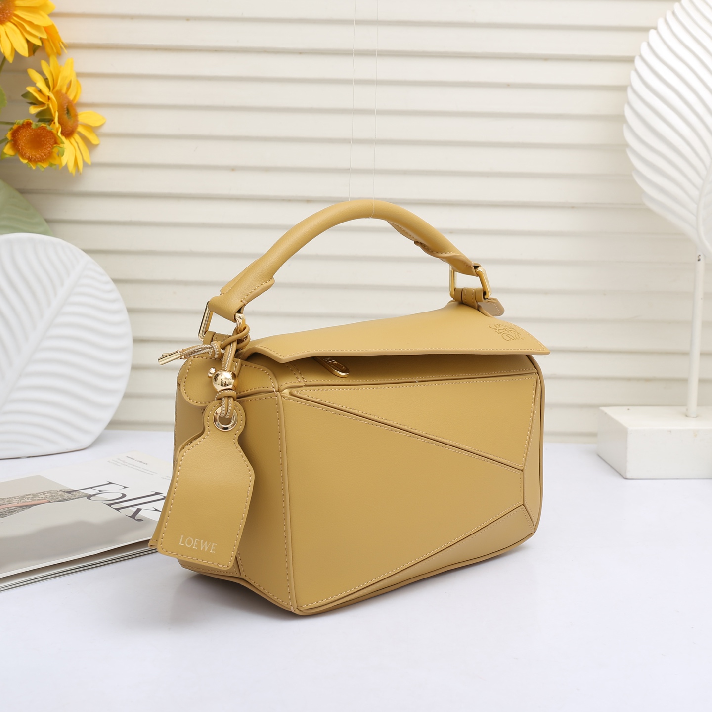 LOEWE Featherlight Puzzle2025春夏新款手袋崭新推出Featherlight 