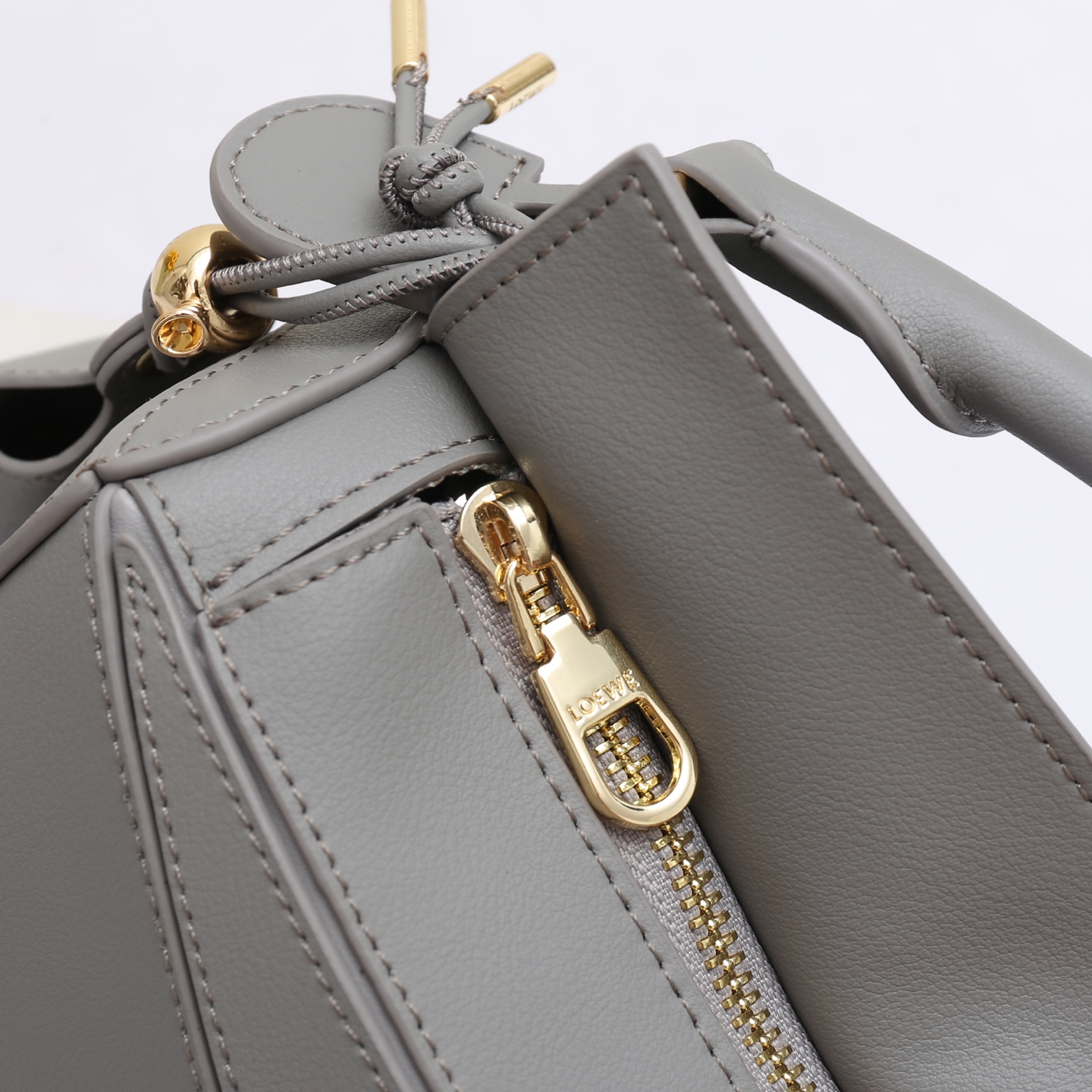 LOEWE Featherlight Puzzle2025春夏新款手袋崭新推出Featherlight 