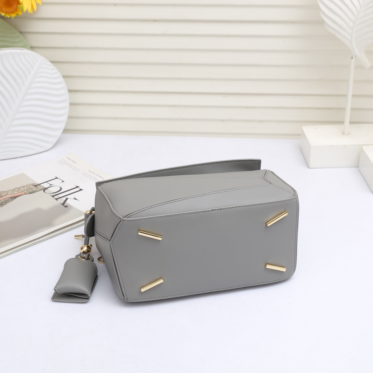 LOEWE Featherlight Puzzle2025春夏新款手袋崭新推出Featherlight 