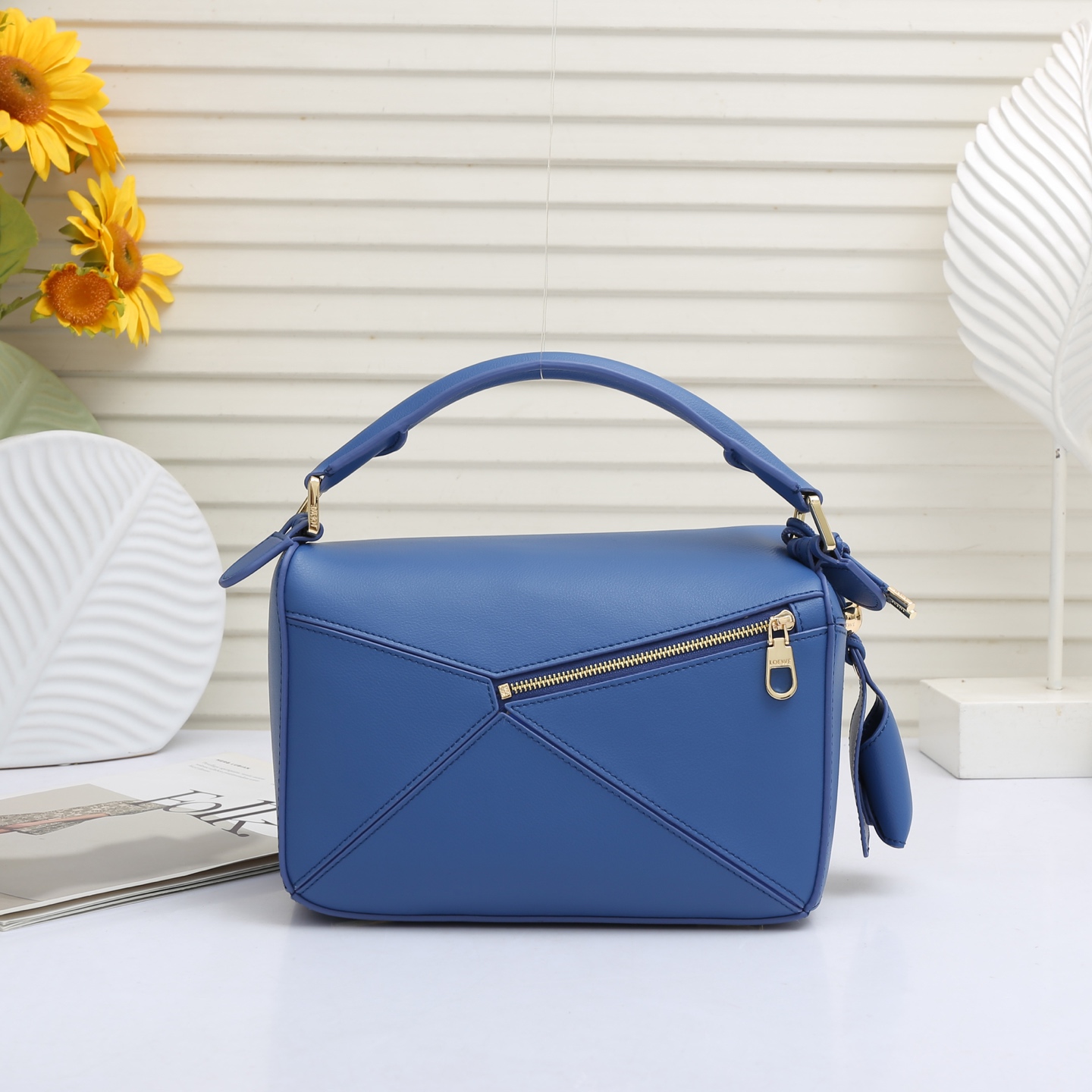 LOEWE Featherlight Puzzle2025春夏新款手袋崭新推出Featherlight 