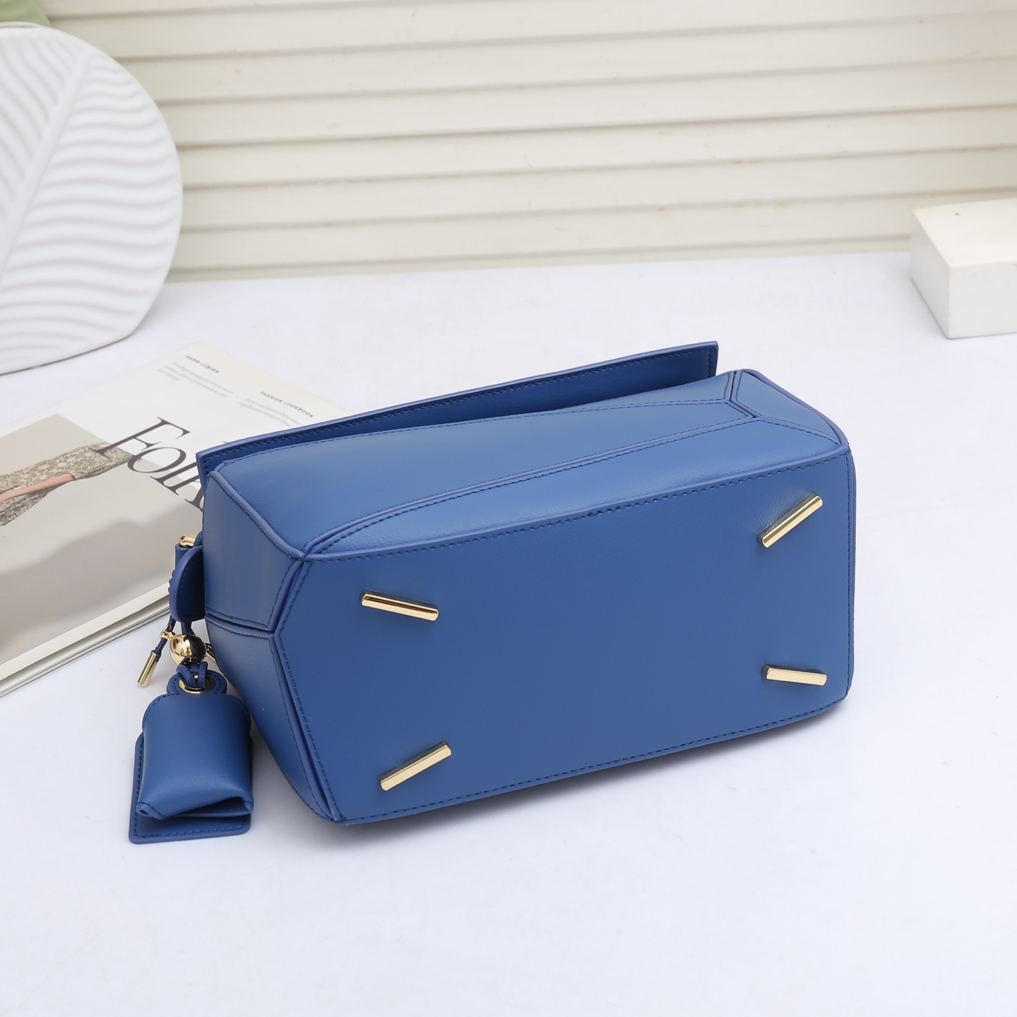 LOEWE Featherlight Puzzle2025春夏新款手袋崭新推出Featherlight 