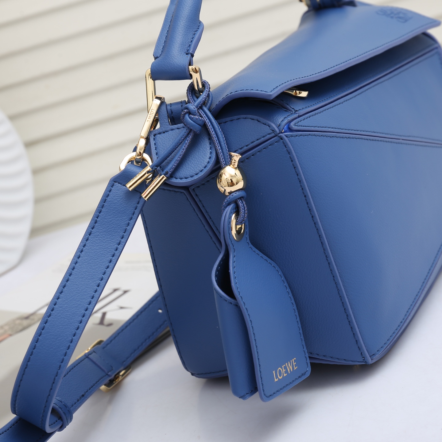 LOEWE Featherlight Puzzle2025春夏新款手袋崭新推出Featherlight 