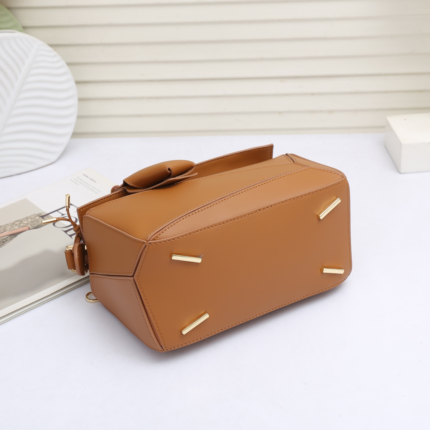 LOEWE Featherlight Puzzle2025春夏新款手袋崭新推出Featherlight 