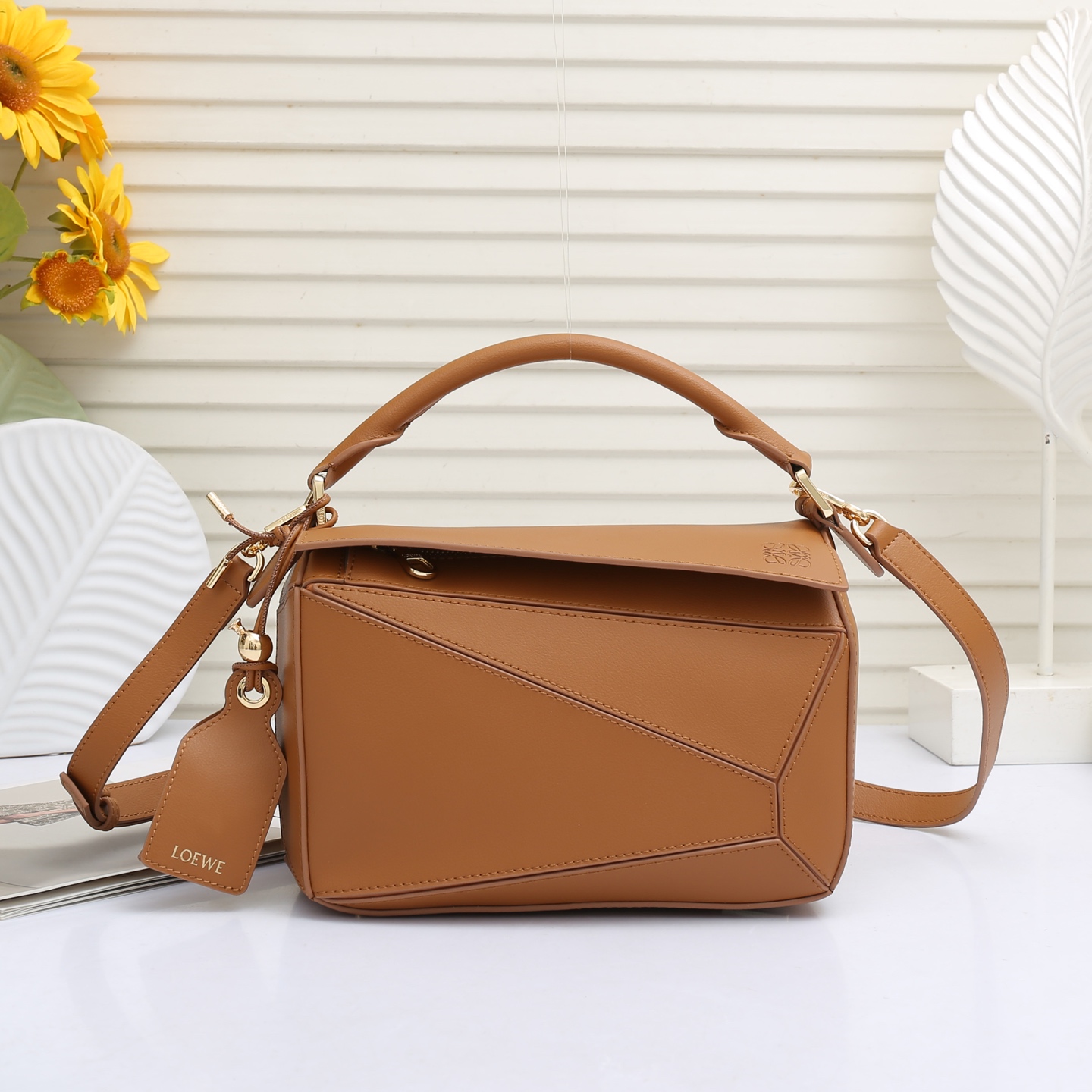 LOEWE Featherlight Puzzle2025春夏新款手袋崭新推出Featherlight 