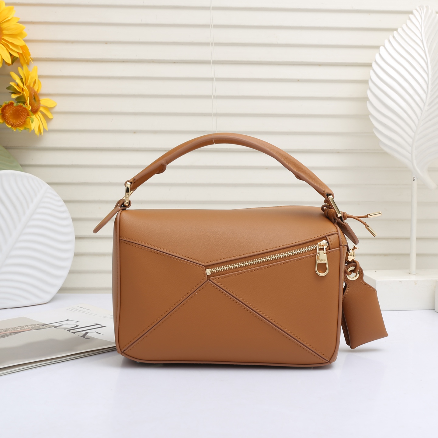 LOEWE Featherlight Puzzle2025春夏新款手袋崭新推出Featherlight 