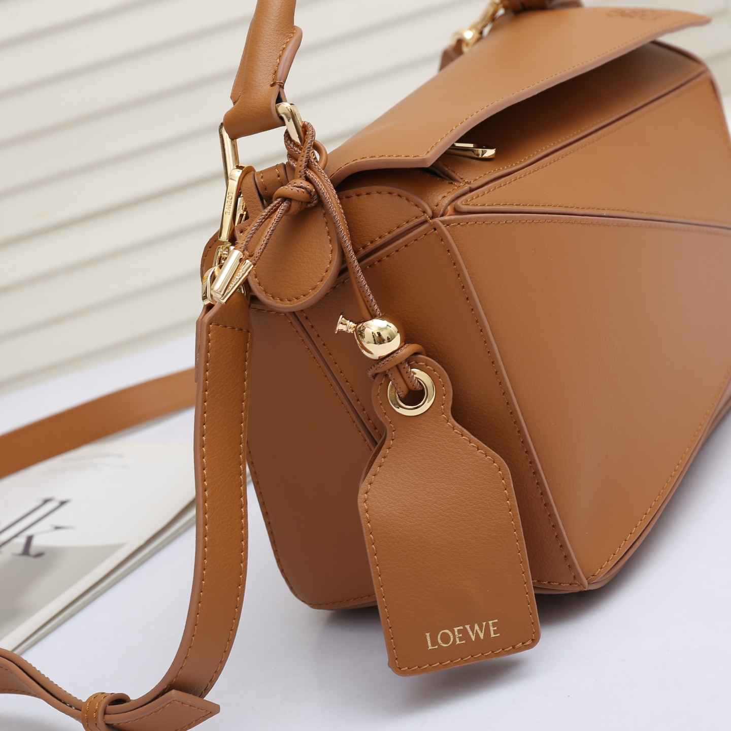 LOEWE Featherlight Puzzle2025春夏新款手袋崭新推出Featherlight 