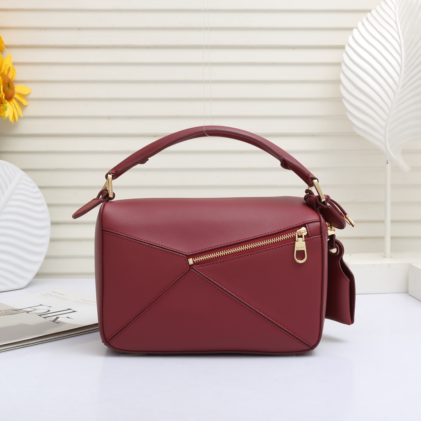 LOEWE Featherlight Puzzle2025春夏新款手袋崭新推出Featherlight 