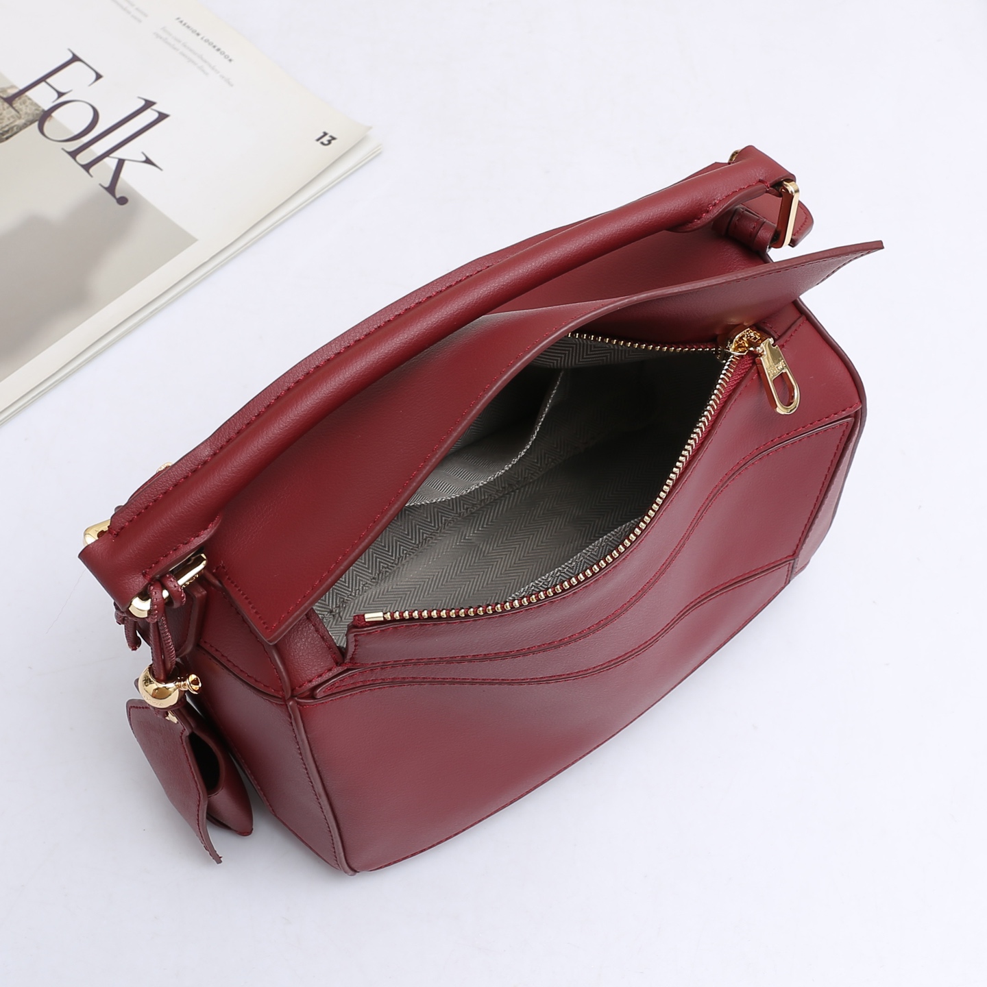 LOEWE Featherlight Puzzle2025春夏新款手袋崭新推出Featherlight 