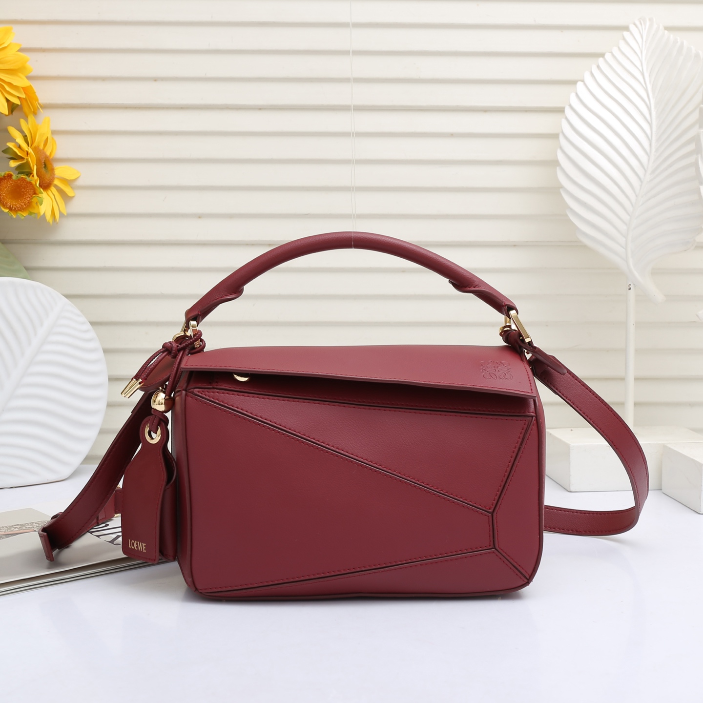 LOEWE Featherlight Puzzle2025春夏新款手袋崭新推出Featherlight 