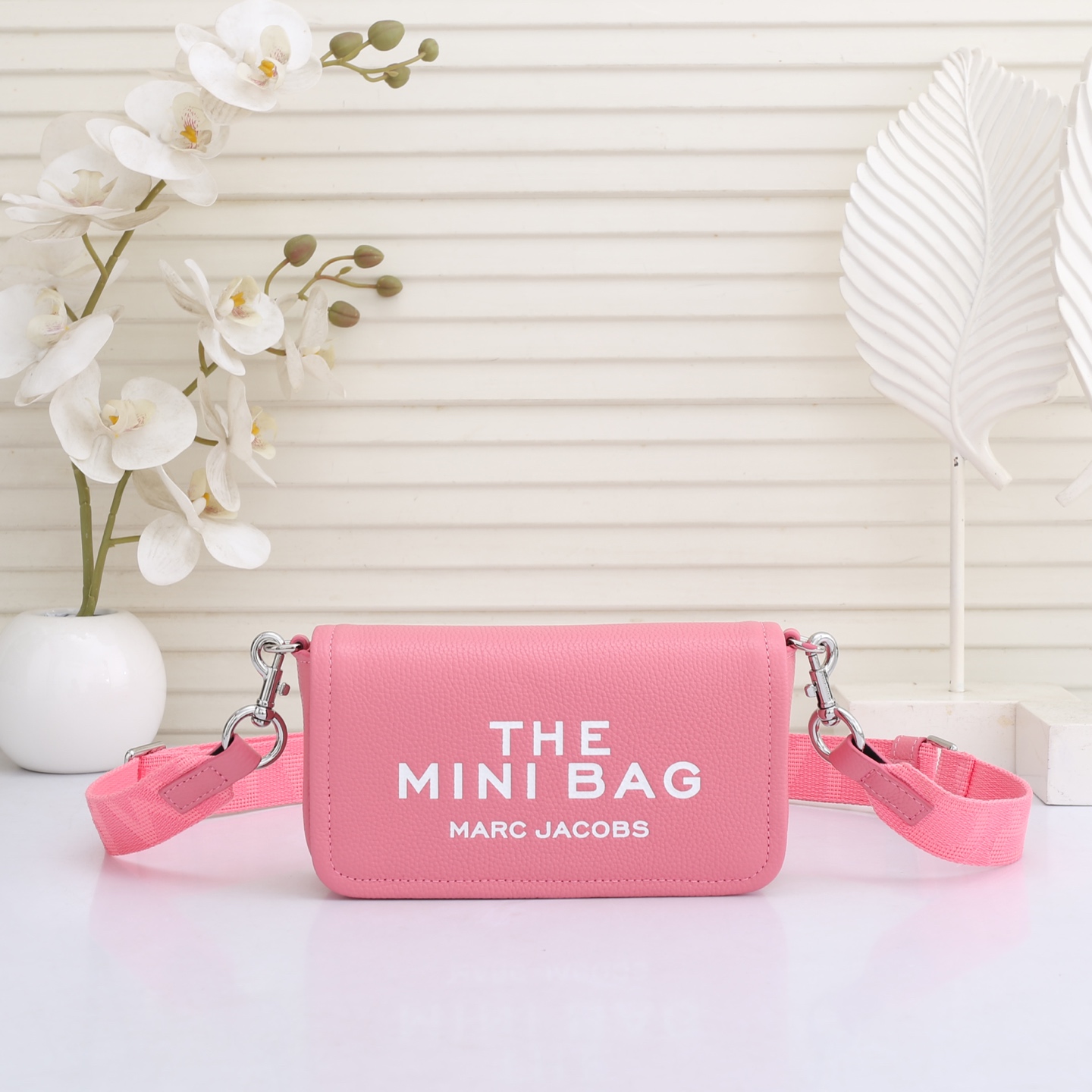 MarcJacobs春夏新品到货啦，夏天𥚃的多巴胺，适合活力四射的你[666]小小身躯大大容量！夏季超级