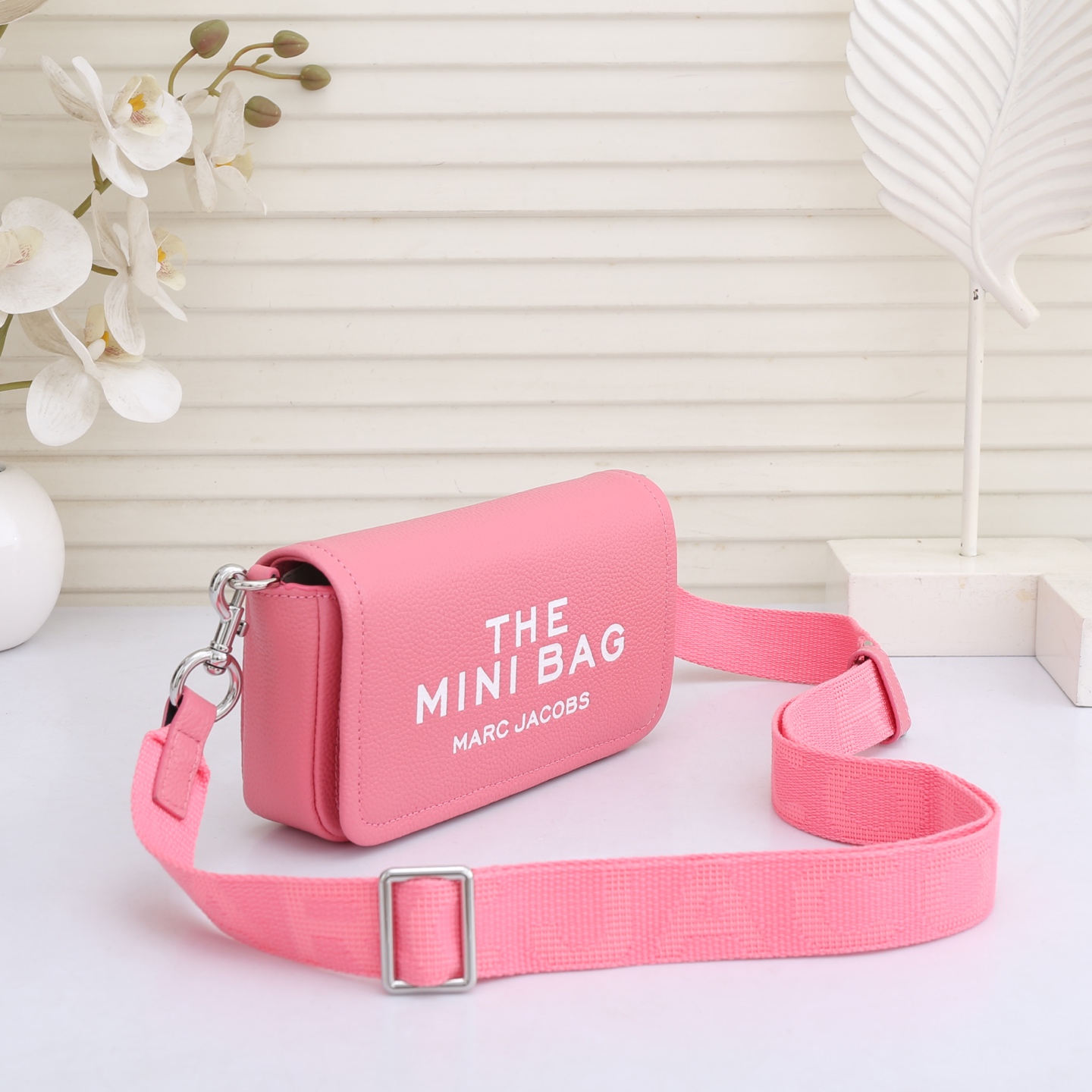 MarcJacobs春夏新品到货啦，夏天𥚃的多巴胺，适合活力四射的你[666]小小身躯大大容量！夏季超级