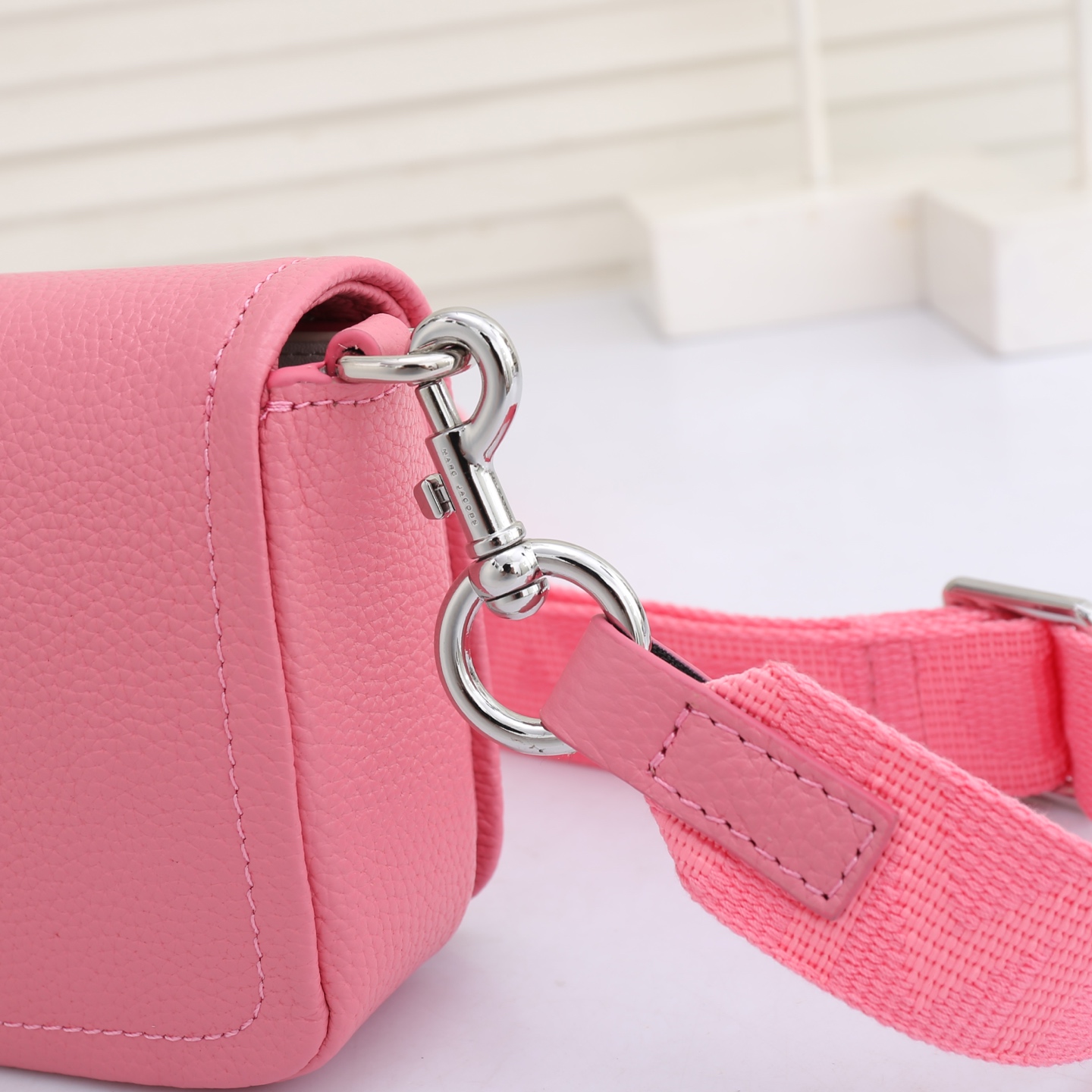 MarcJacobs春夏新品到货啦，夏天𥚃的多巴胺，适合活力四射的你[666]小小身躯大大容量！夏季超级