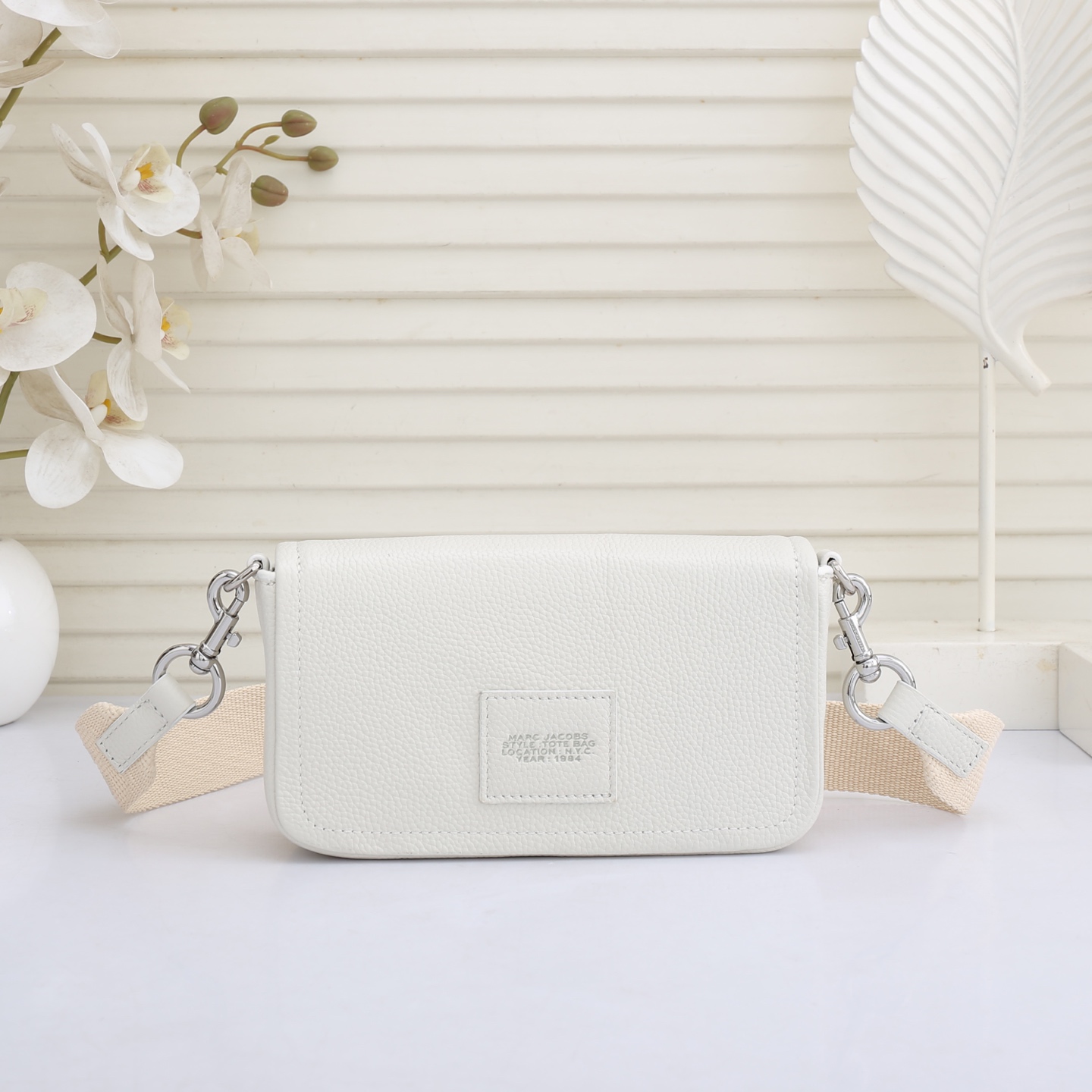 MarcJacobs春夏新品到货啦，夏天𥚃的多巴胺，适合活力四射的你[666]小小身躯大大容量！夏季超级