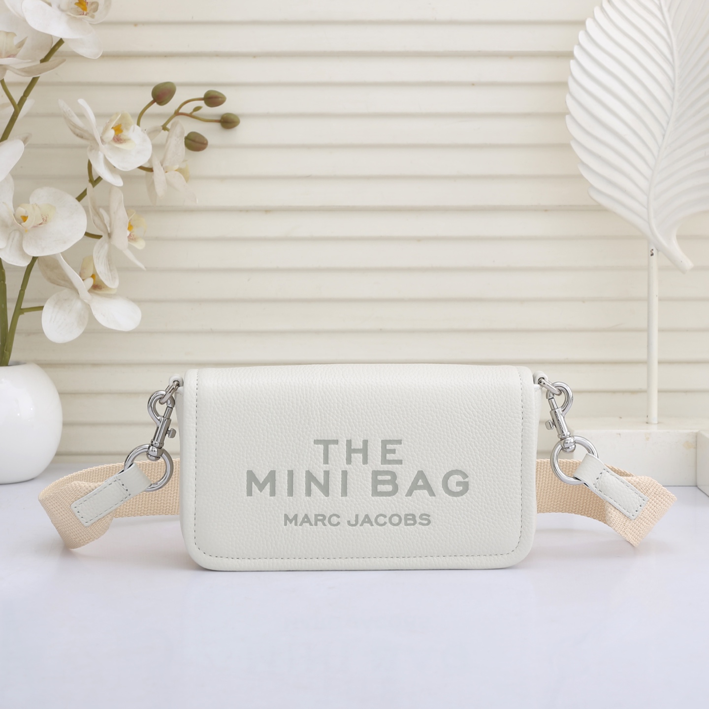 MarcJacobs春夏新品到货啦，夏天𥚃的多巴胺，适合活力四射的你[666]小小身躯大大容量！夏季超级