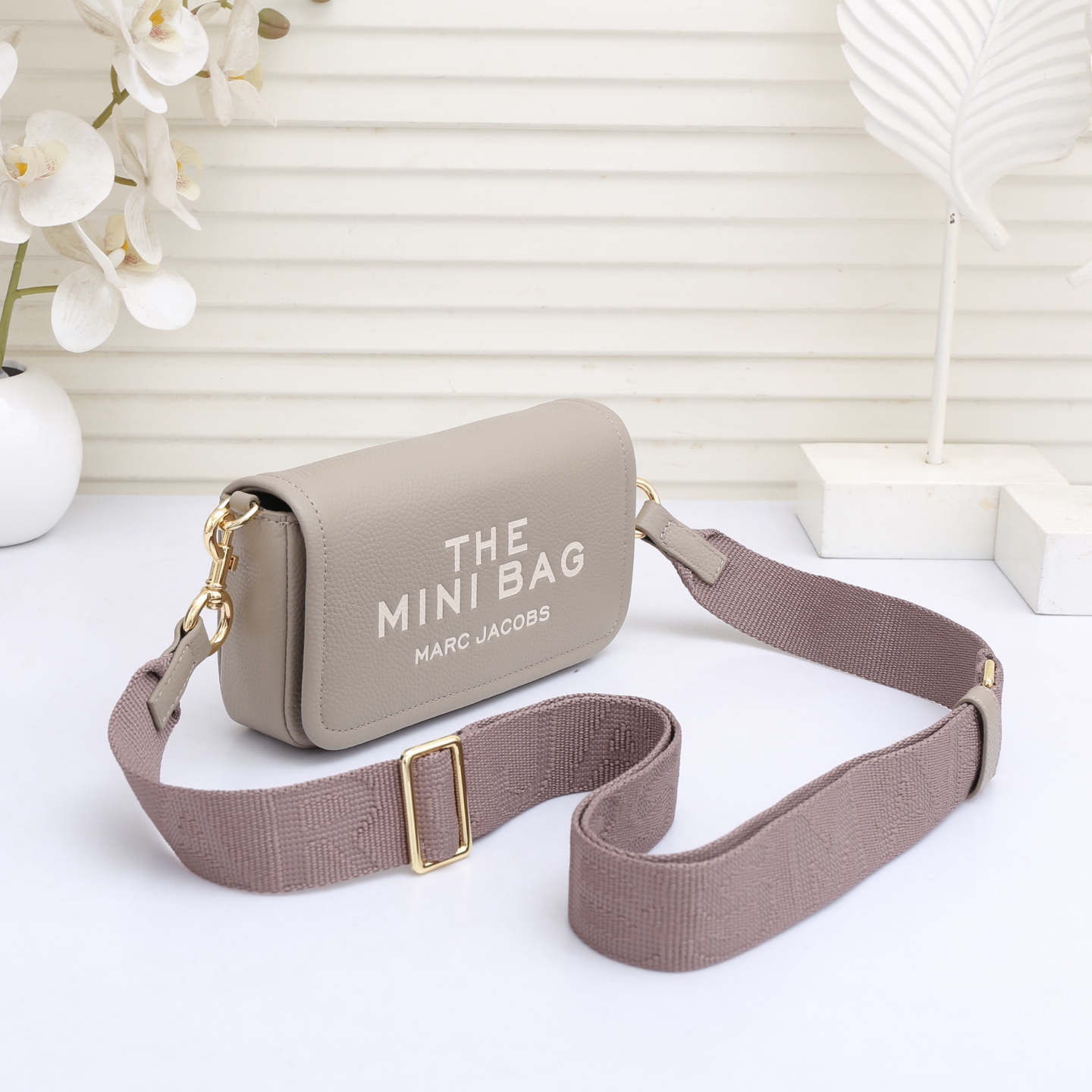 MarcJacobs春夏新品到货啦，夏天𥚃的多巴胺，适合活力四射的你[666]小小身躯大大容量！夏季超级