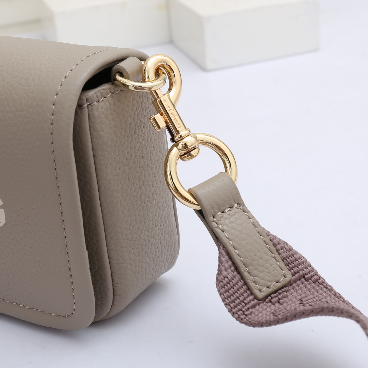 MarcJacobs春夏新品到货啦，夏天𥚃的多巴胺，适合活力四射的你[666]小小身躯大大容量！夏季超级