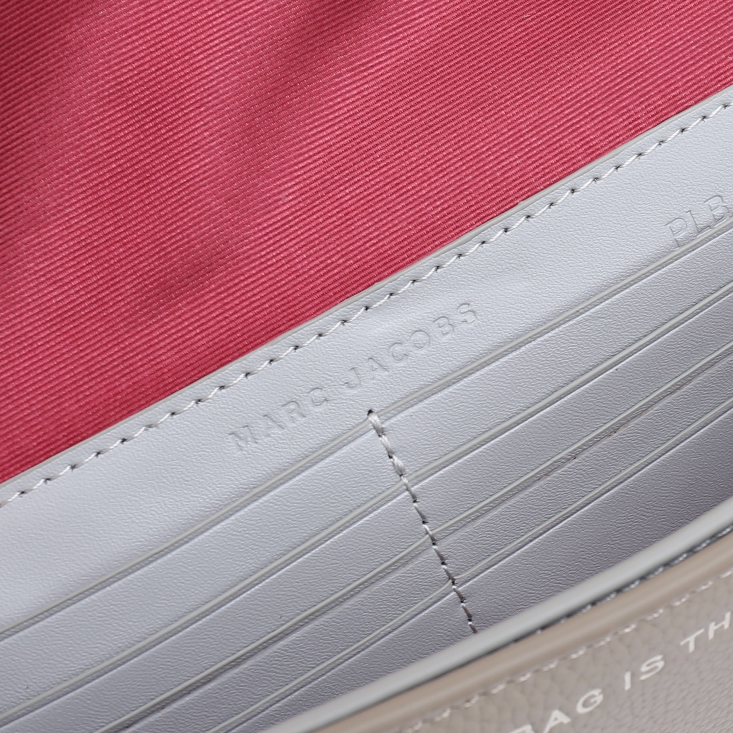 MarcJacobs春夏新品到货啦，夏天𥚃的多巴胺，适合活力四射的你[666]小小身躯大大容量！夏季超级