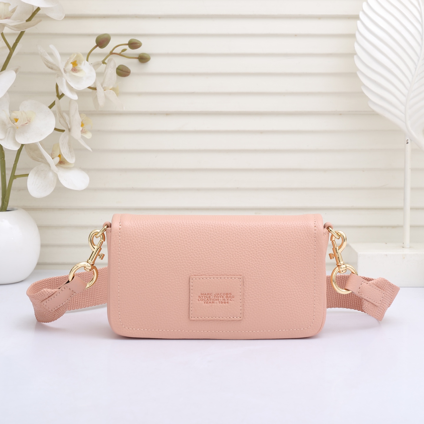 MarcJacobs春夏新品到货啦，夏天𥚃的多巴胺，适合活力四射的你[666]小小身躯大大容量！夏季超级