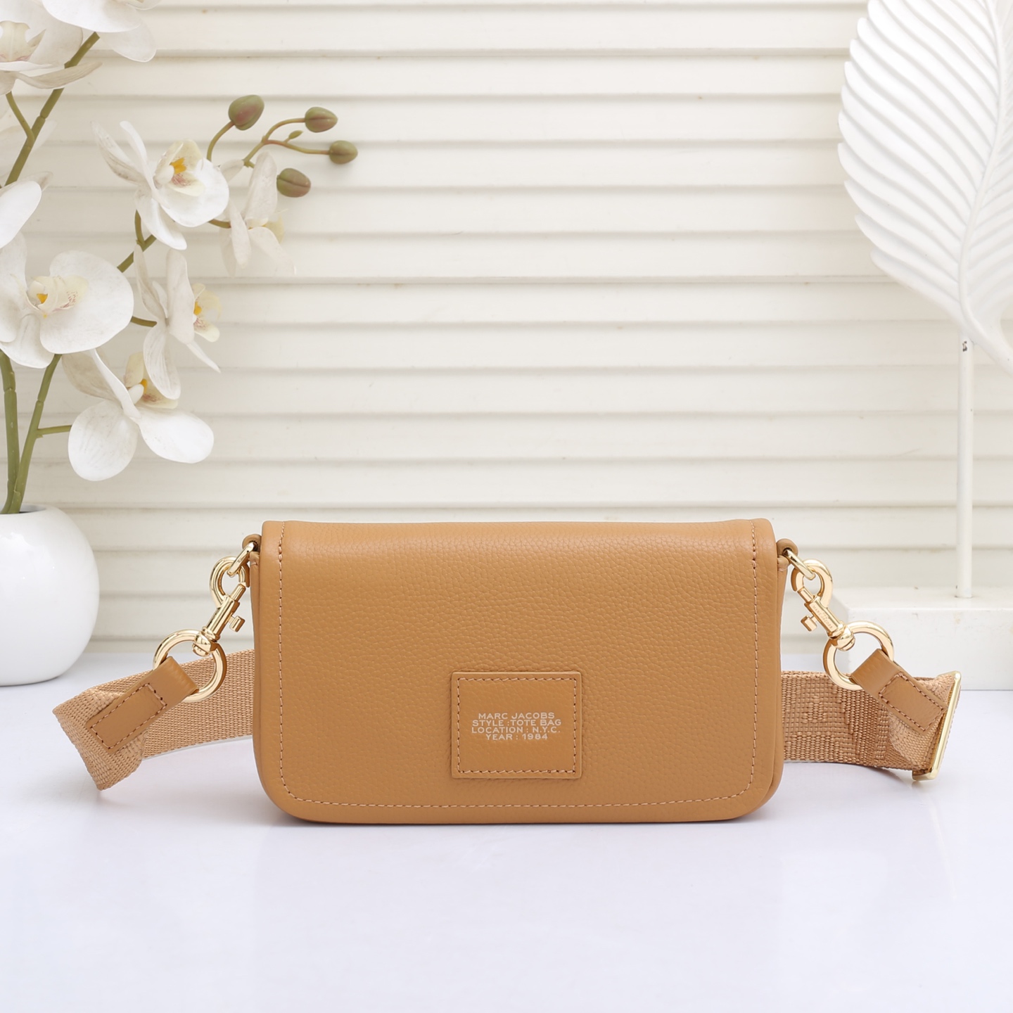 MarcJacobs春夏新品到货啦，夏天𥚃的多巴胺，适合活力四射的你[666]小小身躯大大容量！夏季超级