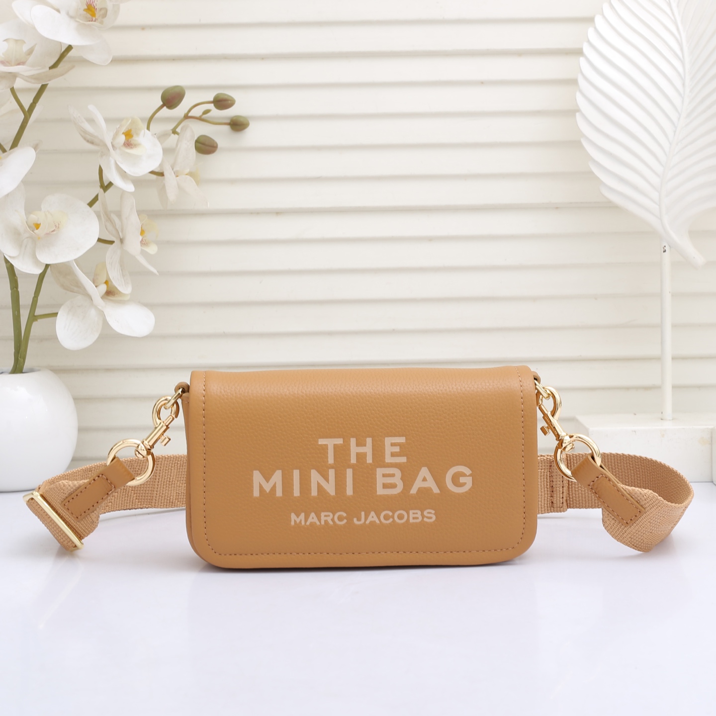 MarcJacobs春夏新品到货啦，夏天𥚃的多巴胺，适合活力四射的你[666]小小身躯大大容量！夏季超级