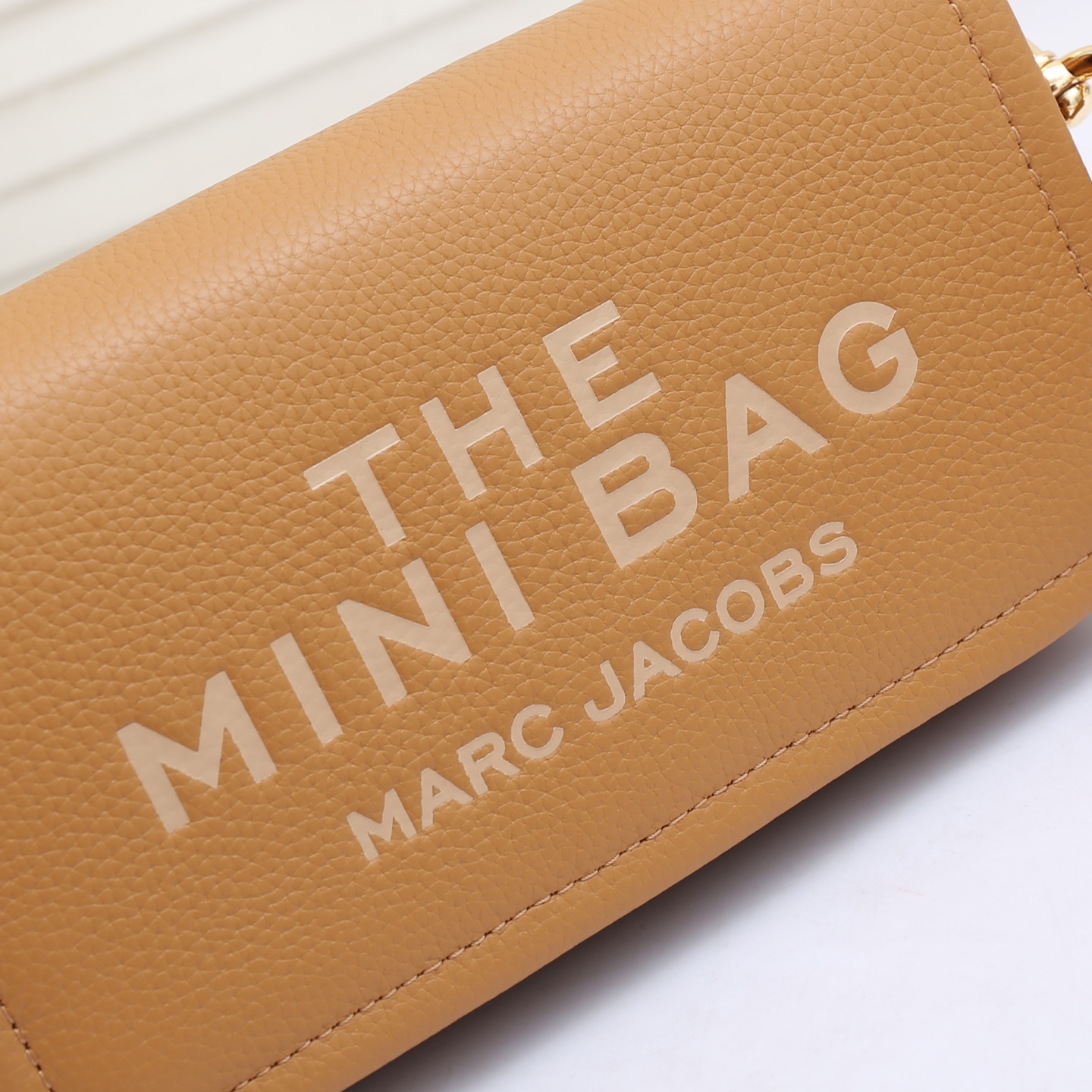 MarcJacobs春夏新品到货啦，夏天𥚃的多巴胺，适合活力四射的你[666]小小身躯大大容量！夏季超级