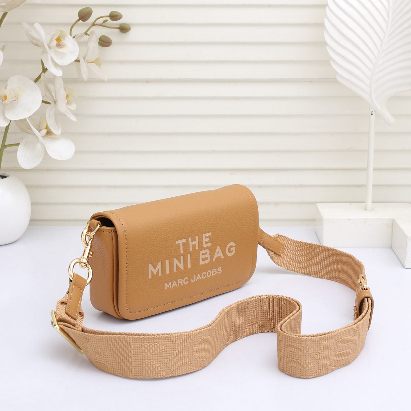 MarcJacobs春夏新品到货啦，夏天𥚃的多巴胺，适合活力四射的你[666]小小身躯大大容量！夏季超级