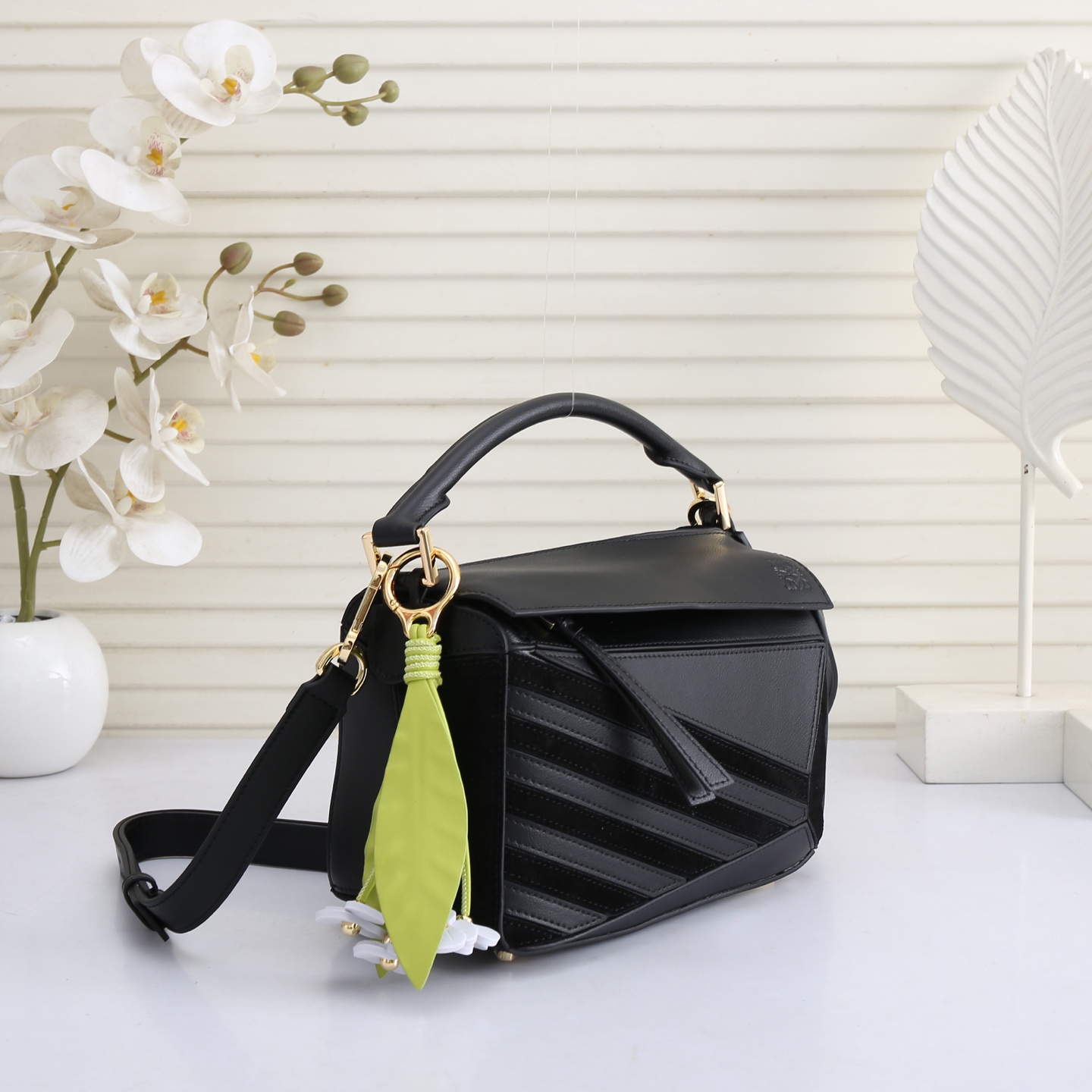 杨幂同款2025秋季新款LOEWE Featherlight Puzzle2手袋崭新推出原版皮拼磨砂绒F