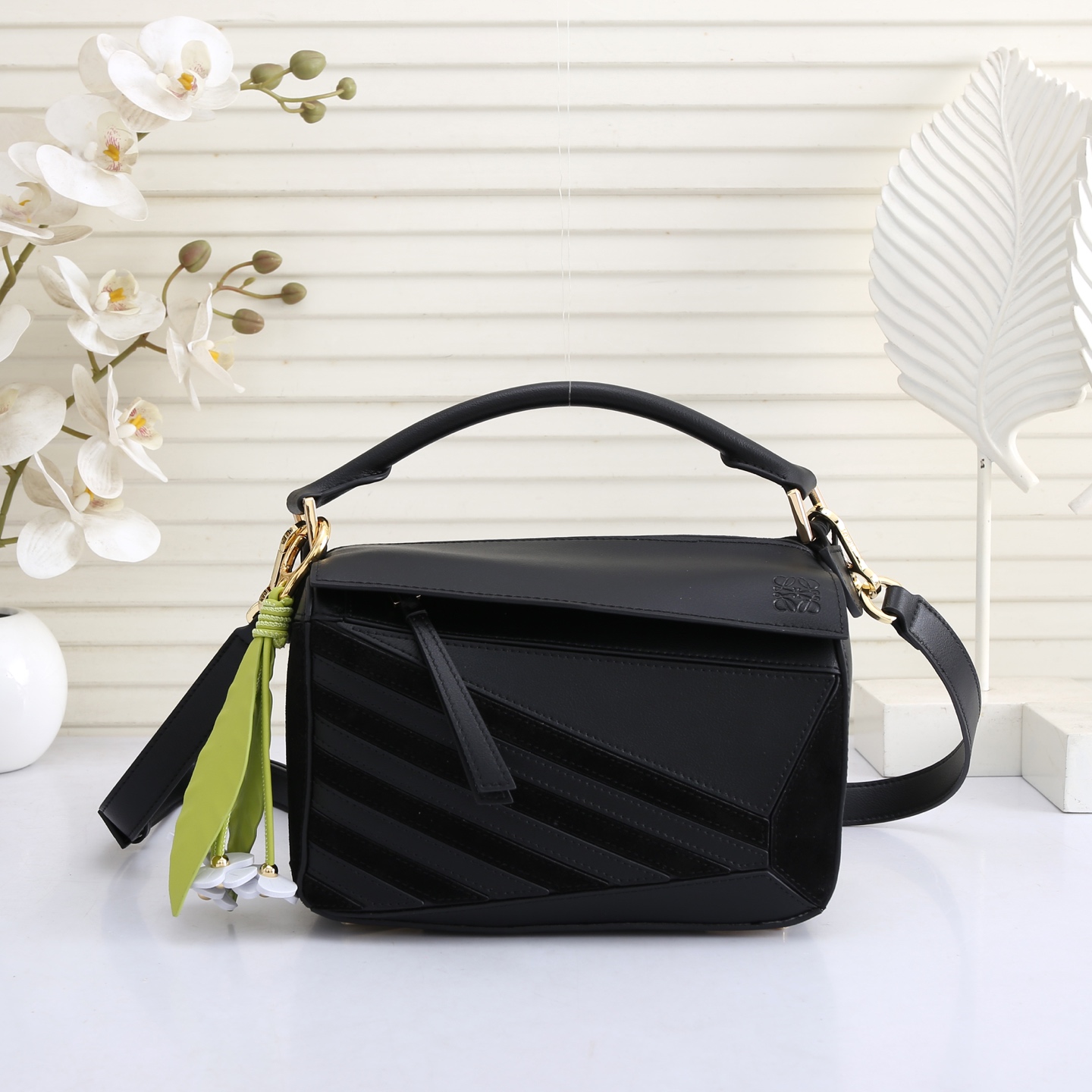 杨幂同款2025秋季新款LOEWE Featherlight Puzzle2手袋崭新推出原版皮拼磨砂绒F