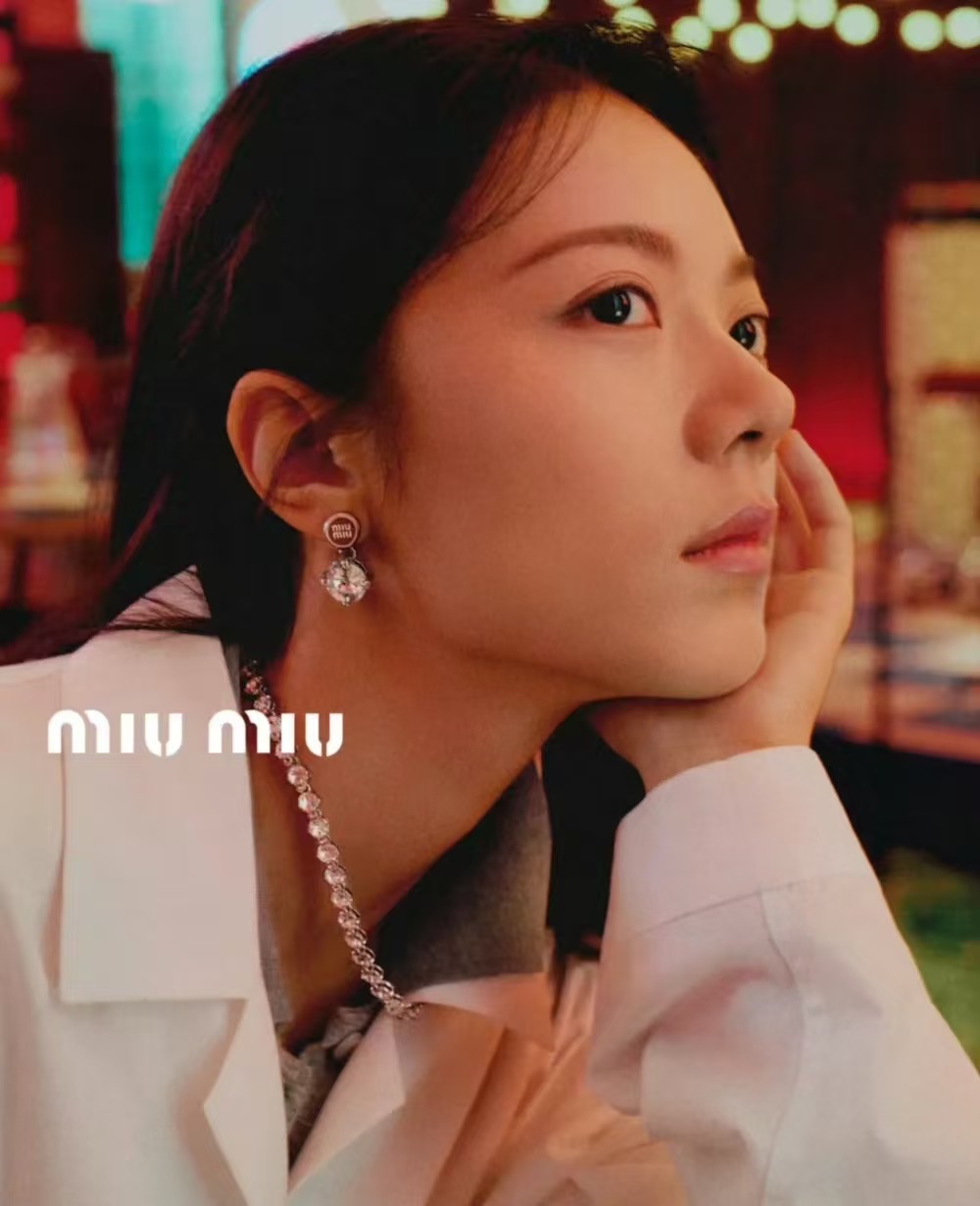 NO:632340,Zhao Jinmai's same miu earrings in Maillard color, miumiu, Cardia high-end jewelry19860909赵今麦同款miu耳钉美拉德色系,,miumiu,卡迪亚高端饰品,Jewelry
