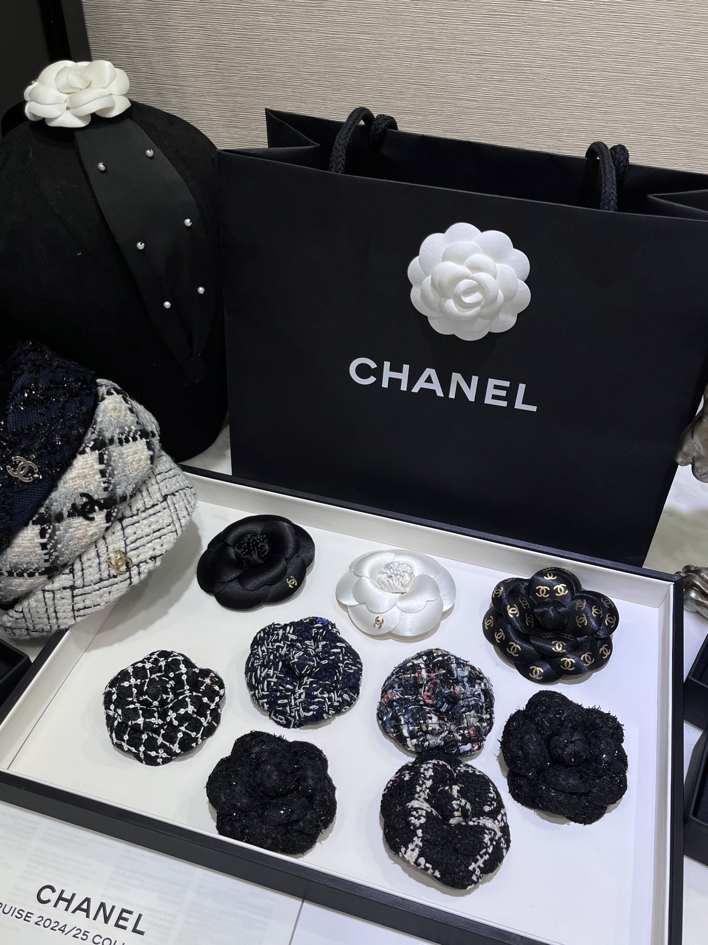 NO:631901,Spring flowers are blooming, match them with camellias, Cardia high-end jewelry19860909春暖花开,山茶花搭配起来,,卡迪亚高端饰品,Jewelry