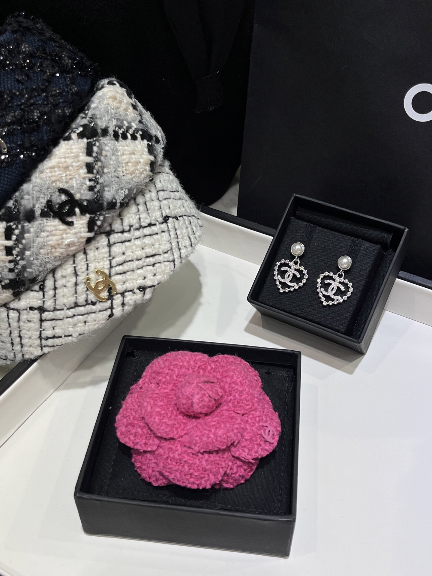 NO:631903,Pink camellia brooch collection 2 corsages, many ways to match them in daily life!  The essence of small fragrant style, white and rich beauty must-have, brooch, breastpin, Cartier high-end accessories19860909粉色系山茶花胸针合集2 胸花,日常超多搭配方式！ 小香风穿搭的精髓白富美人手必备,,brooch，breastpin,卡迪亚高端饰品,Jewelry