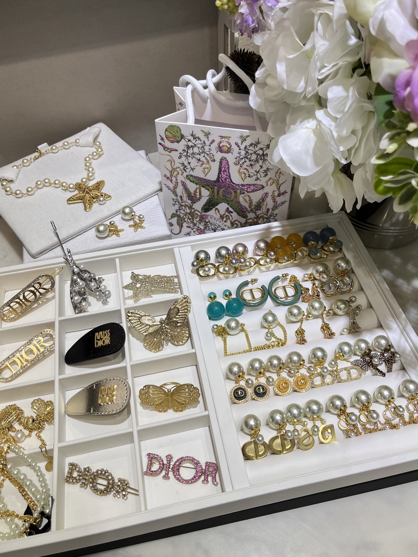 NO:631933,A collection of new earrings and earrings to choose from. Wear the colors of spring to feel the romance and beauty. The customized top version is at a good price. Don’t waste your money. earrings, Cardia high-end jewelry19860909新品耳钉耳环合集选款啦 戴上春天的色彩感受浪漫与美好 定制款顶级版本好价 不花冤枉钱,,earrings,卡迪亚高端饰品,Jewelry