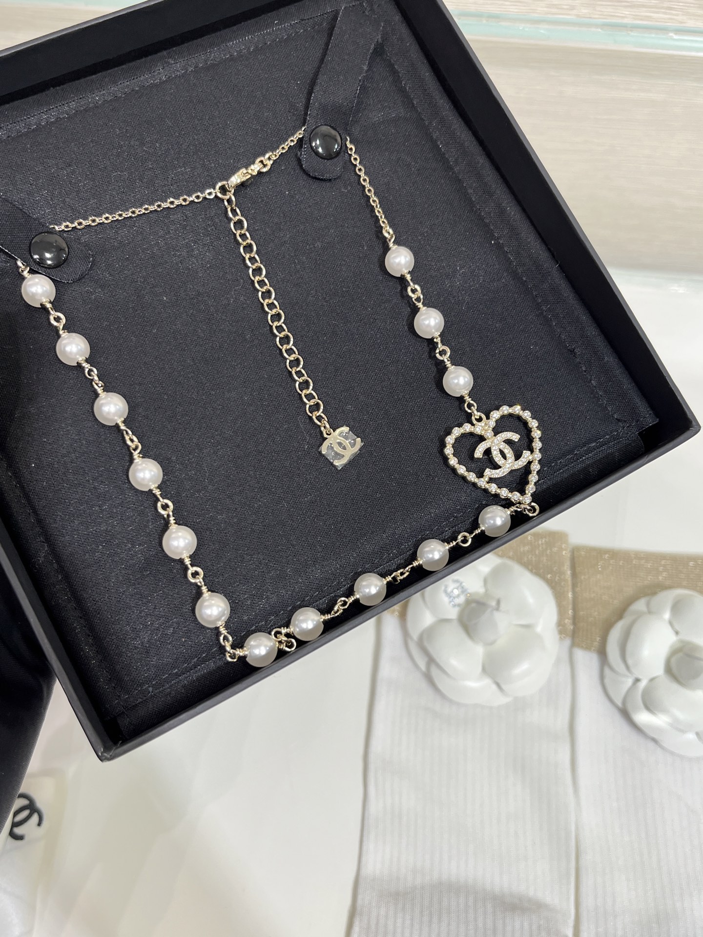 NO:104501,Ch@nel25P new hollow love rhinestone double C pearl necklace light gold, Chanel necklace, chanel, necklace19860909Ch@nel25P新款镂空爱心水钻双C珍珠项链浅金色,香奈儿项链,chanel,necklace,Jewelry