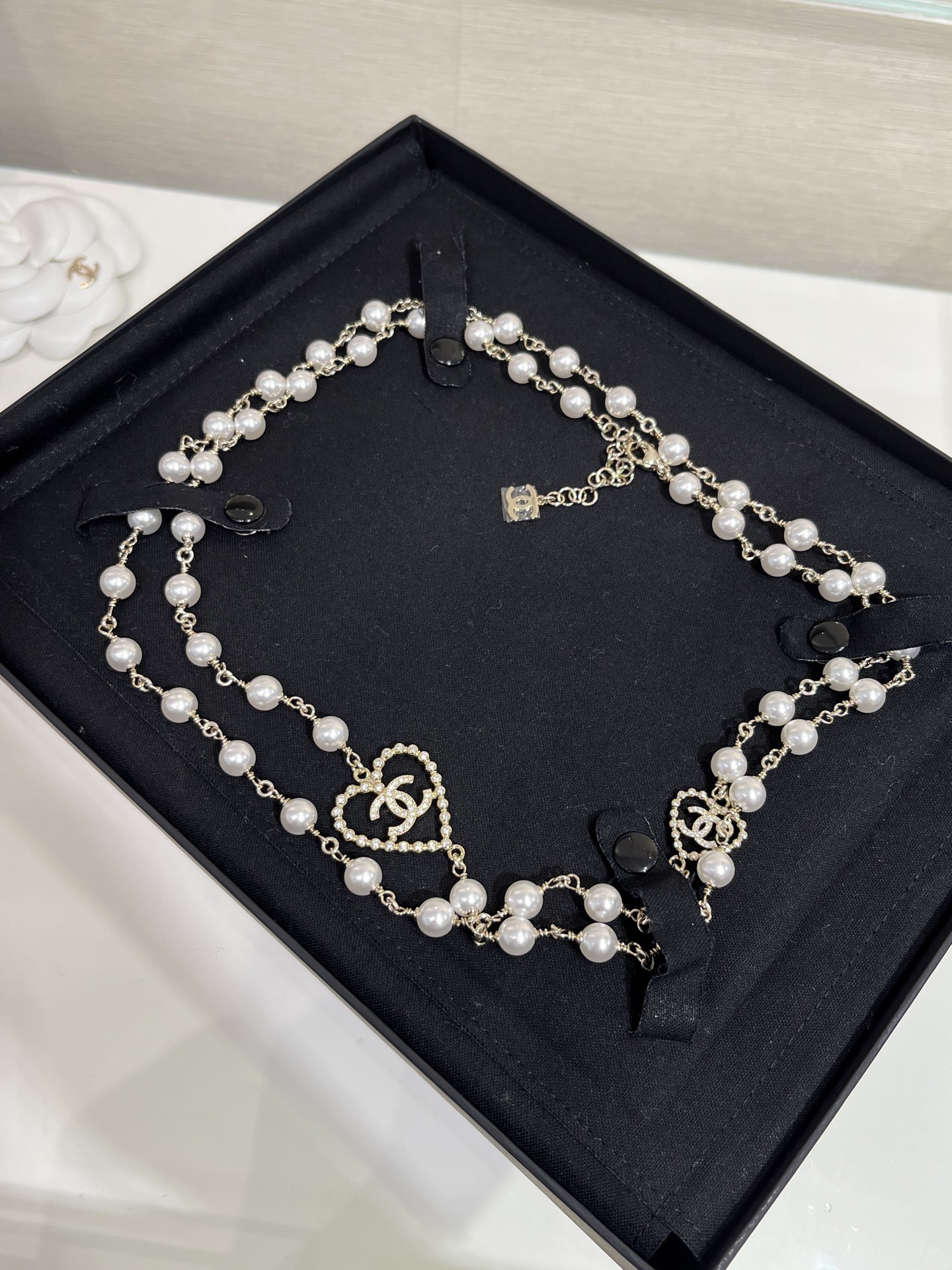 NO:633673,88360, today’s new product gold sweater chain, 25 new hollow love rhinestone double C pearl necklace sweater chain, bubble diamond hollow love heart with pearl chain, full of details, sweater chain goes well with clothes, single layer or double layer looks good, yb same brass material Swarovski diamond customized pearls, sweaters, necklace, Cartier high-end jewelry1986090988360,今日新品金色款毛衣链 25新款镂空爱心水钻双C珍珠项链毛衣链 泡泡钻镂空爱心搭配珍珠链条 细节满满 毛衣链很好搭衣服 单层or双层都好看 yb一样黄铜材质施华洛钻定制珍珠,,sweaters,necklace,卡迪亚高端饰品,Jewelry