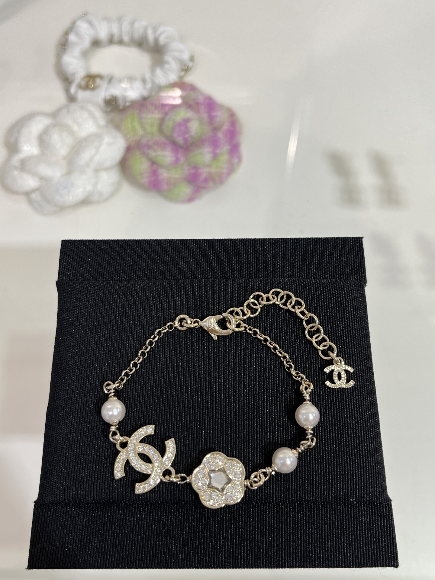 NO:633656,88190, today’s new bracelet gold model 25 new crystal star full diamond four-leaf clover double C bracelet Full diamond double C crystal star clover super cute The length of the bracelet is adjustable, spring and summer exposed wrists increase the atmosphere, yb same brass material, Swarovski diamonds, custom crystal, bracelet, Cartier high-end jewelry1986090988190,今日新品手链金色款 25新款水晶星星满钻四叶草双C手链 满钻双C水晶星星幸运草超级可爱 手链长短可调节 春夏露手腕增加氛围感 yb一样黄铜材质 施华洛钻 定制水晶,,bracelet,卡迪亚高端饰品,Jewelry