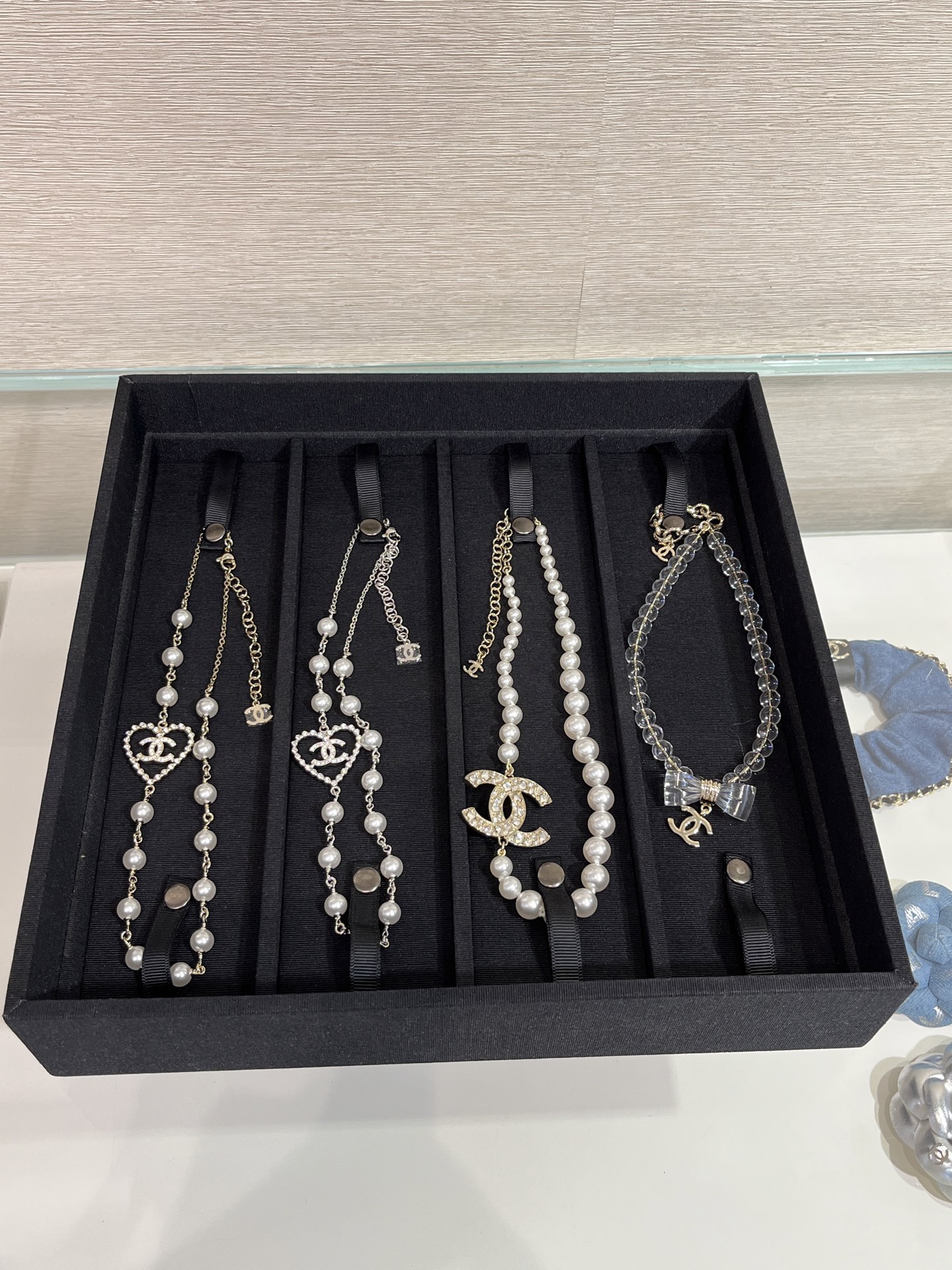 NO:635466,New necklace plate collection 3. The whole plate is the latest spring and summer 25 styles. Matching with the upper body will instantly enhance the overall temperament level. Necklace, Cartier high-end jewelry19860909新款项链盘合集3 一整盘都是25年春夏最新款 搭配上身 瞬间提升整体气质level,,necklace,卡迪亚高端饰品,Jewelry