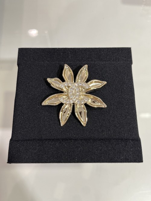 Chanel 25A Sunflower Brooch - Gold Metal, Crystal Accents, and Signature Style 1 Chanel 25A Sunflower Brooch - Gold Metal, Crystal Accents, and Signature Style