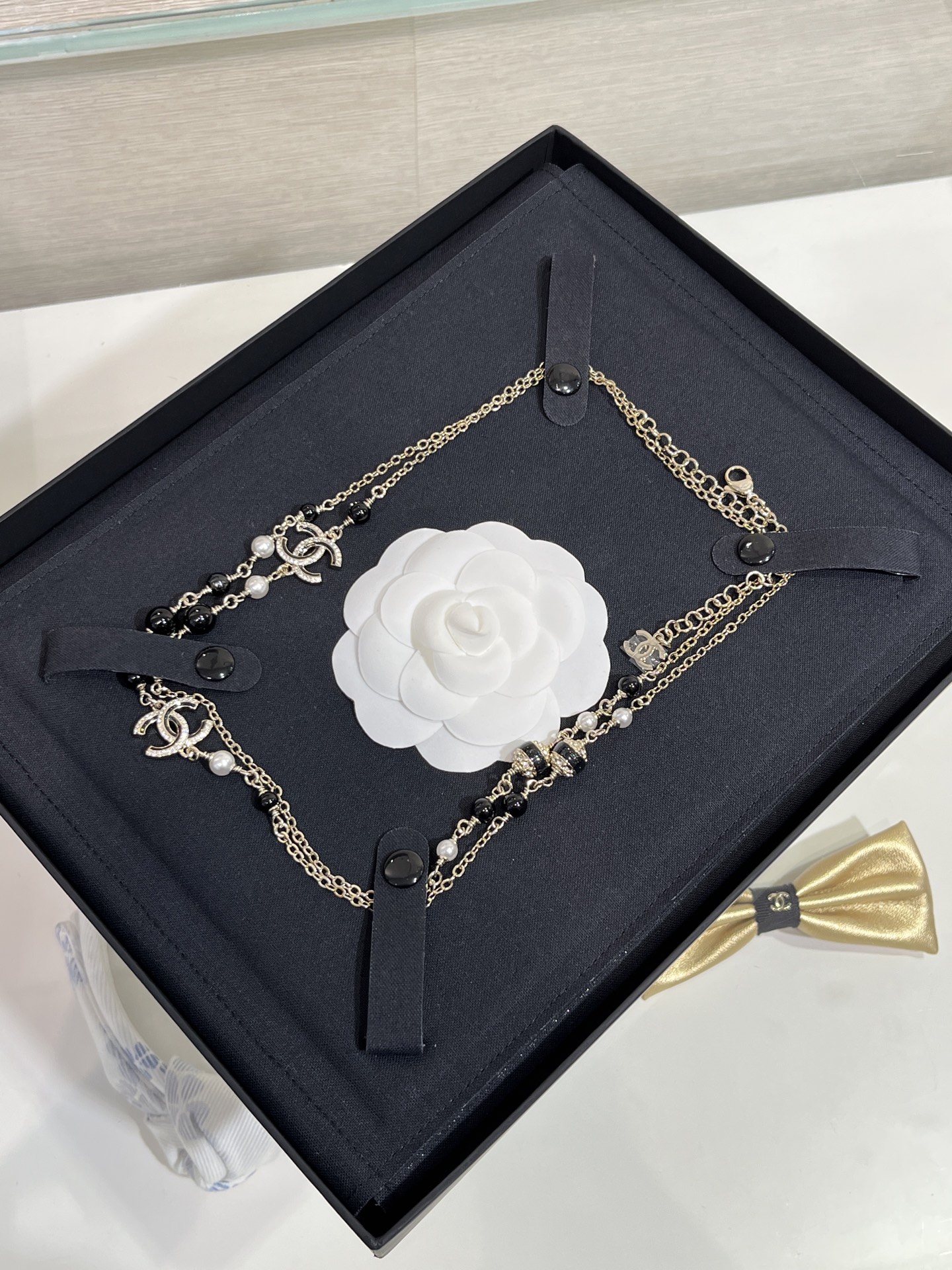 NO:634849,88290, today’s new product purchase yb. 25B new black enamel rhinestone double C necklace sweater chain black enamel with rhinestone double C beads full of details long chain design looks good no matter how it is worn single or double layer looks good elegant atmosphere purchased z same brass material Swarovski diamonds enamel craftsmanship, sweaters, necklace, Cartier high-end jewelry1986090988290,今日新品购入yb . 25B新款黑色珐琅水钻双C项链毛衣链 黑色珐琅拼水钻双C串珠 细节满满 长款链条设计怎么搭都好看 单层或双层佩戴都好看 优雅氛围感拿捏 购入z 一样黄铜材质 施华洛钻 珐琅工艺,,sweaters,necklace,卡迪亚高端饰品,Jewelry