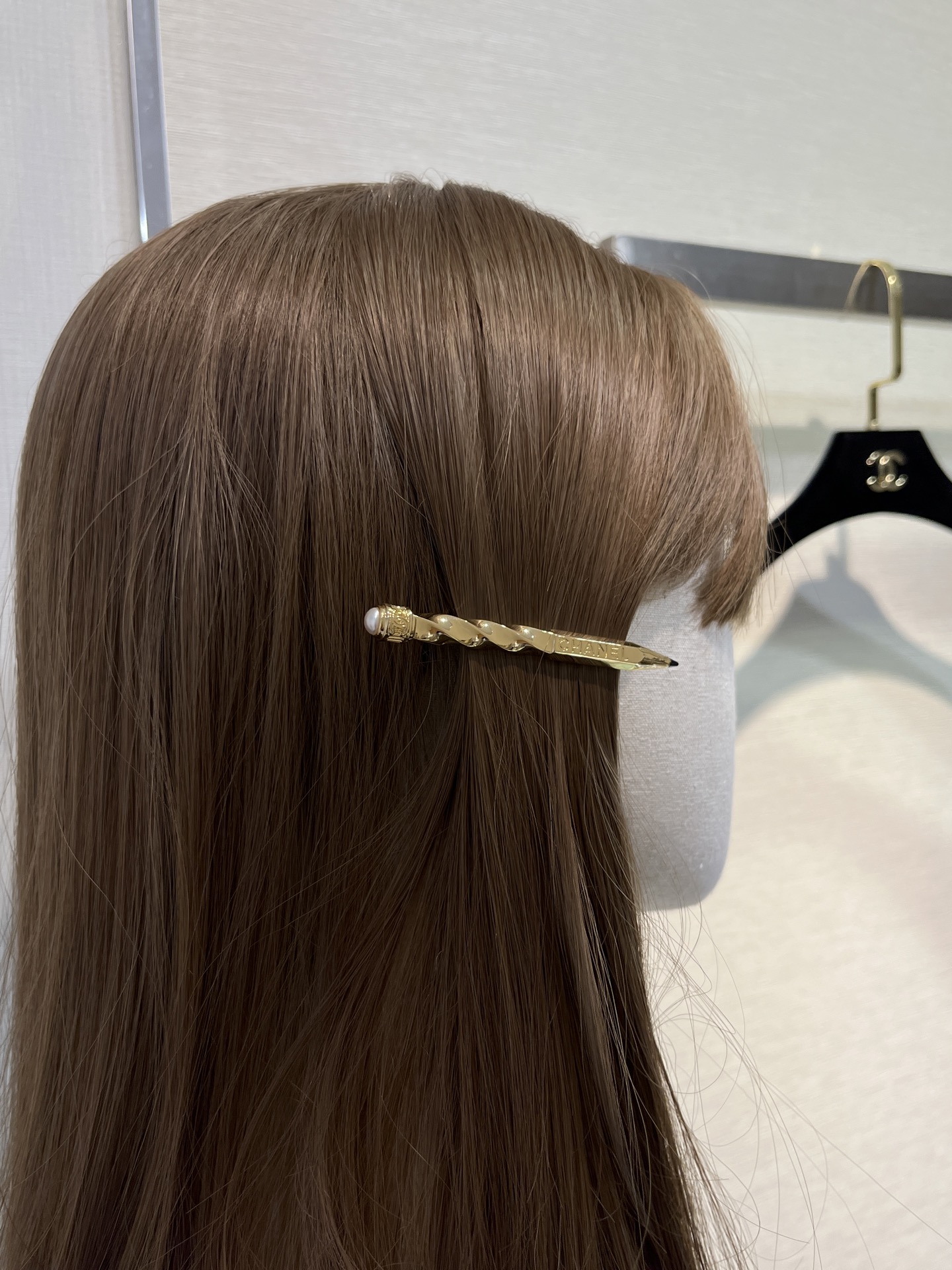 NO:635753,Today’s top version of new products, hair clip, 25K new gold letter pencil hair clip, 25K’s most worth buying item is really cool, black enamel refill + pearl eraser + metal texture, very creative!  A must-have for fashionable and cool girls to take photos with concave shapes. YB-like brass material, enamel craftsmanship, Swarovski pearls, single hairpin with packaging box. Must buy if you know fashion!  ,,hairpins,Cardia high-end jewelry19860909今日新品顶级版本 发夹 25K新款金色字母铅笔发夹 25K最值得入的单品真的太酷炫了 黑色珐琅笔芯+珍珠橡皮擦+金属纹理 非常有创意！时髦酷girl拍照凹造型必备 yb一样黄铜材质 珐琅工艺 施华洛珍珠 单只发夹带包装盒 懂时尚的一定要买！,,hairpins,卡迪亚高端饰品,Jewelry