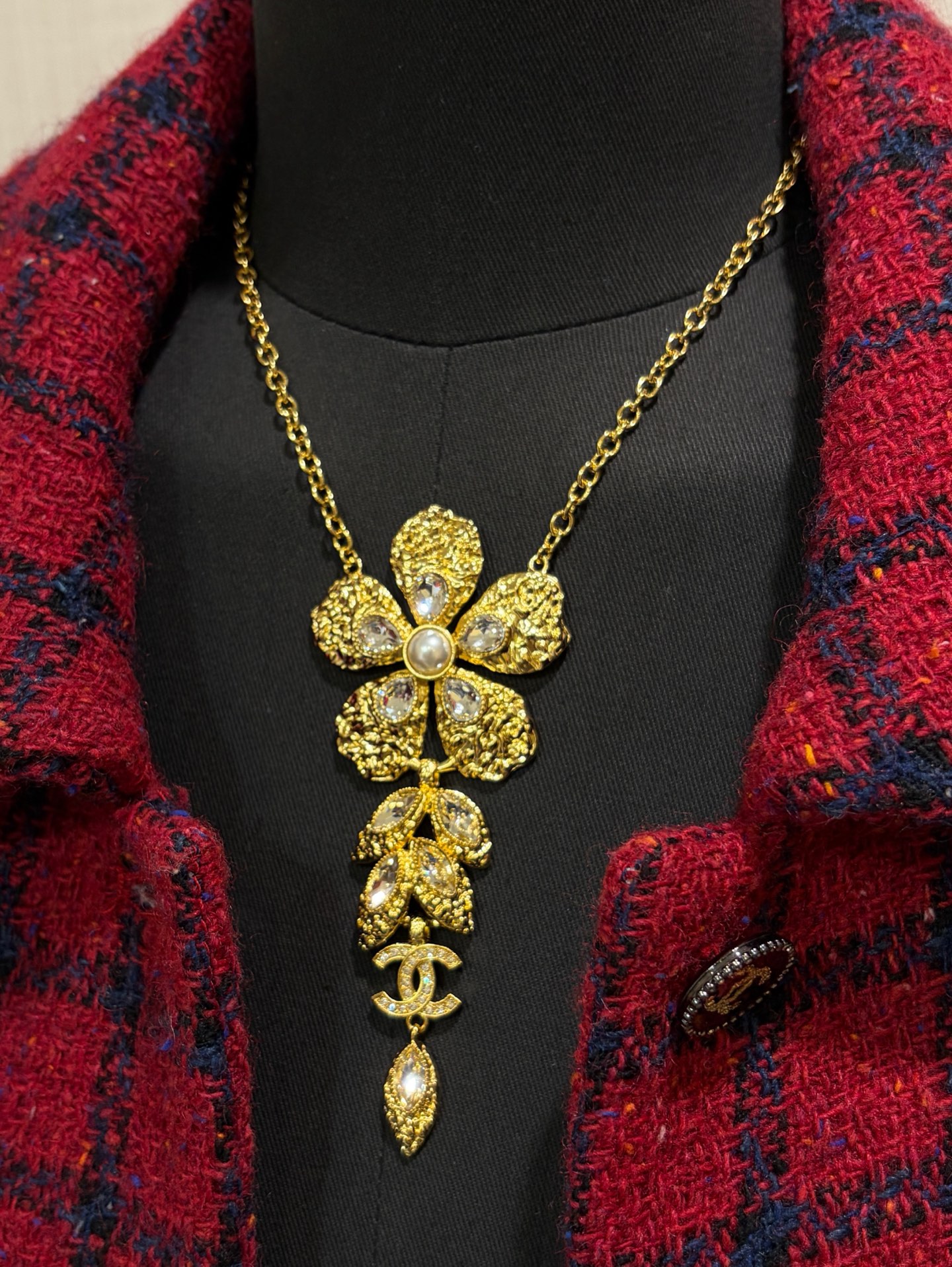 NO:703081,Today’s new product is heavy* 26C early spring new golden necklace choker with golden flowers and wheat ears. The combination of wheat ears and golden flowers is so beautiful. It is very eye-catching and rich when worn on the upper body. The noble and elegant beauty with thick face is instantly recognizable. YB-like brass material, customized crystal, lava craftsmanship, human wealth flower, necklace, Cartier high-end jewelry19860909今日新品重* 26C早春新款富贵金花麦穗金色项链choker 麦穗富贵金花的组合实在太漂亮啦 佩戴上身很吸睛很富贵 贵气优雅的浓颜大美女即视感 yb一样黄铜材质 定制水晶 熔岩工艺 人间富贵花,,necklace,卡迪亚高端饰品,Jewelry