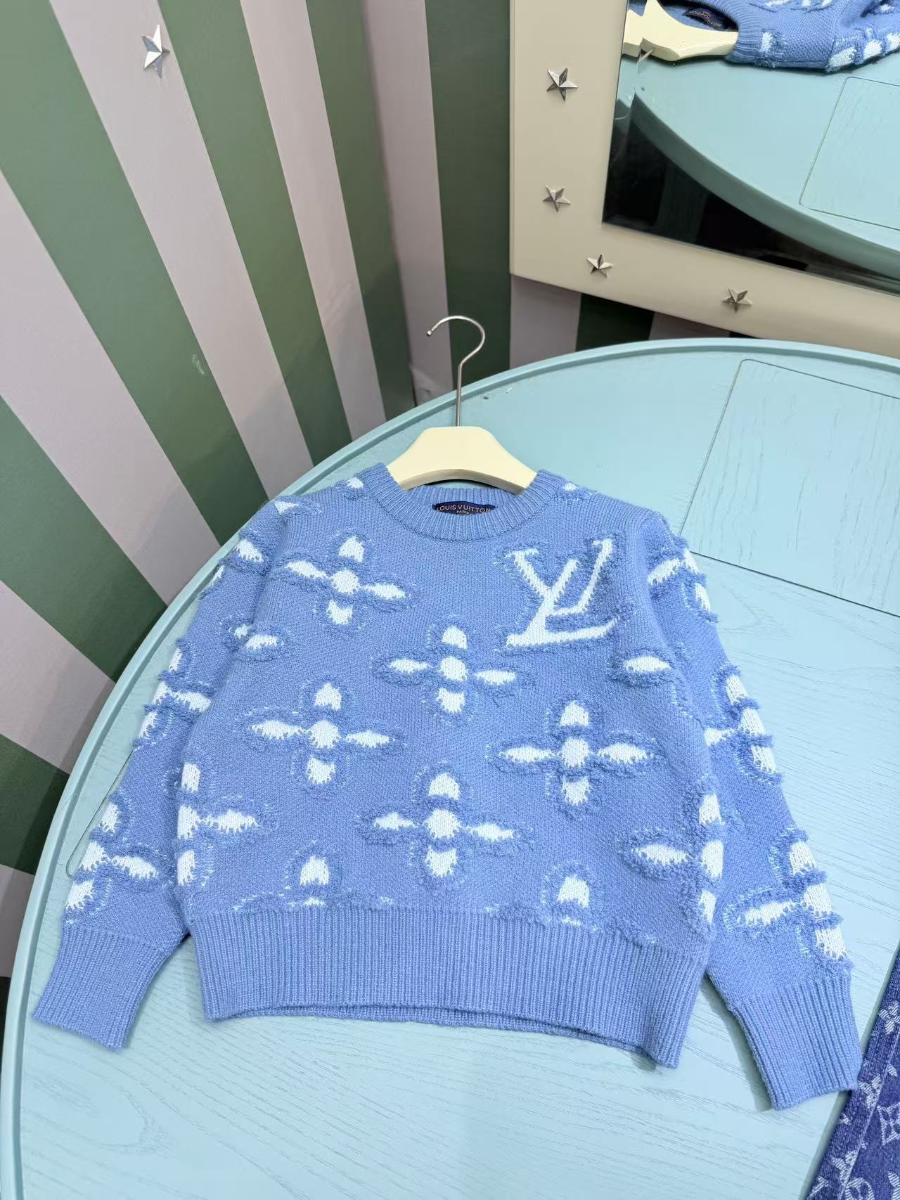 New Fall/Winter LV Kids’ Knit Sweaters & Jeans Set: High-Quality, No Discounts, Various Sizes - 图片 4