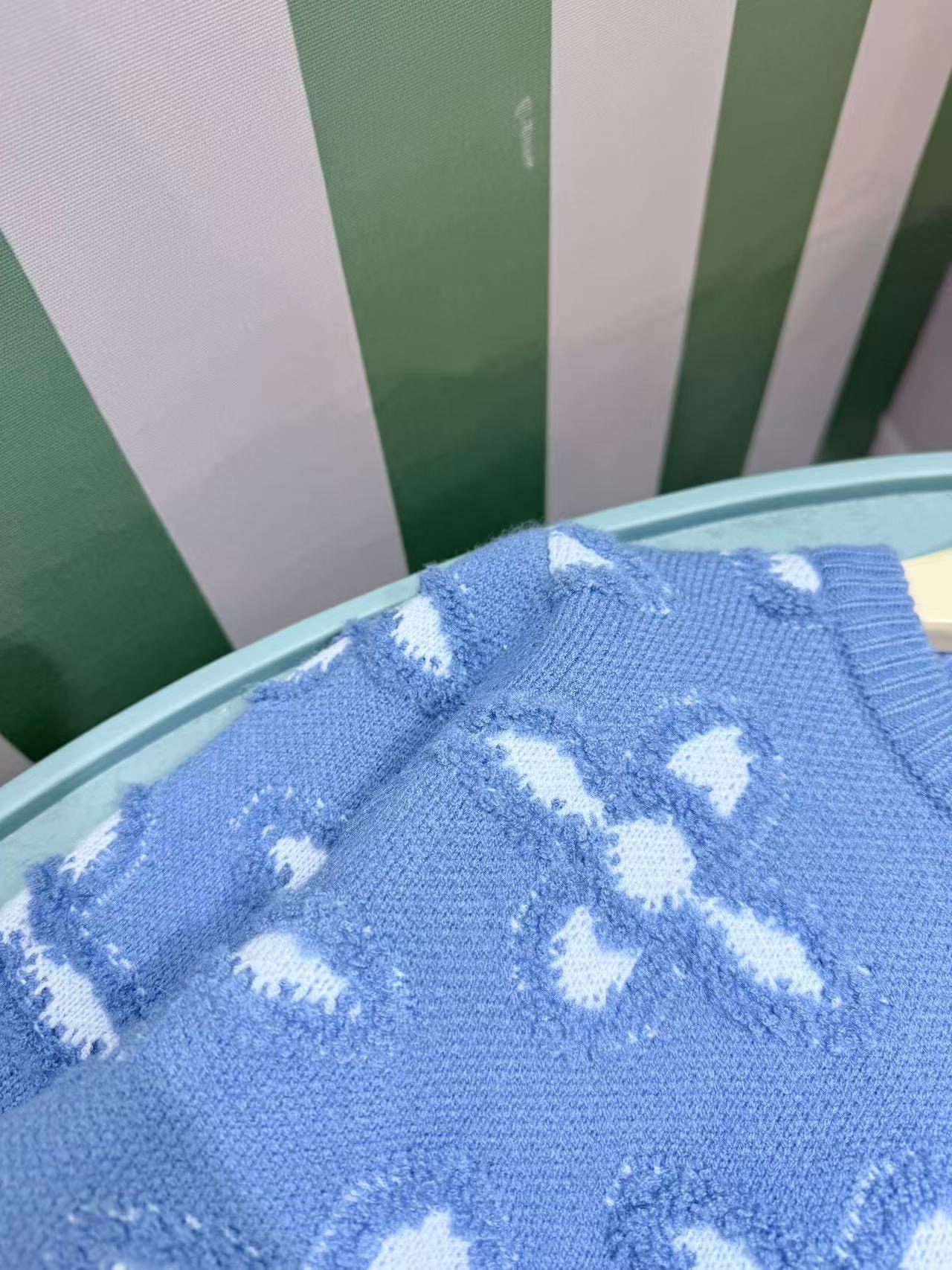 New Fall/Winter LV Kids’ Knit Sweaters & Jeans Set: High-Quality, No Discounts, Various Sizes - 图片 6