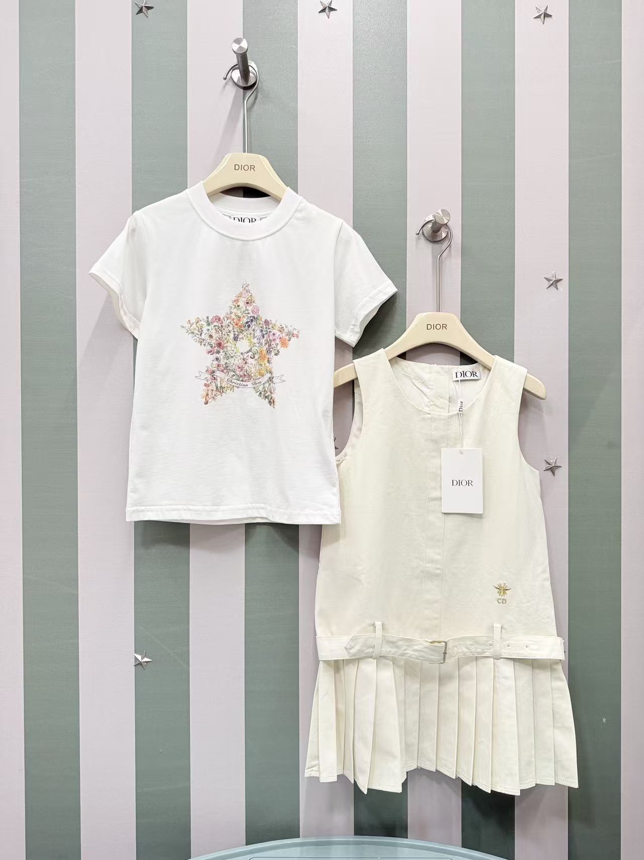 Precio de volumen @208, sin descuento. [Etiquetas completas] 2026SS Nuevo verano, vestido de tirantes con falda para ni…